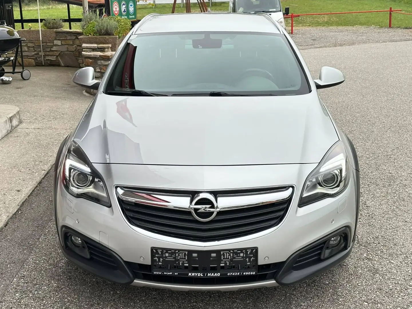 Opel Insignia Insignia Country Tourer 2,0 CDTI Allrad Aut. Silber - 2