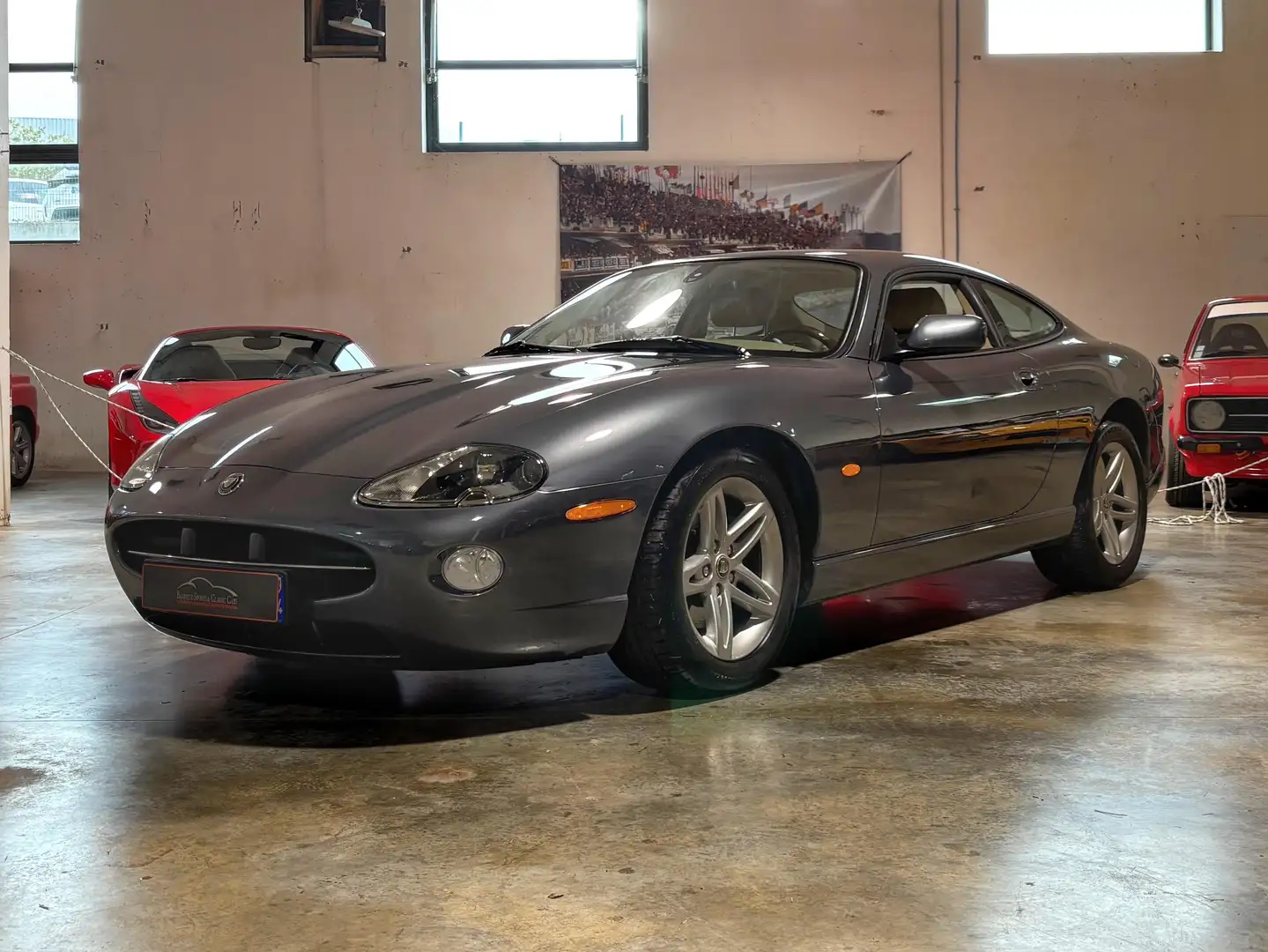 Jaguar XK8 XK8 4.2i V8 Grau - 1