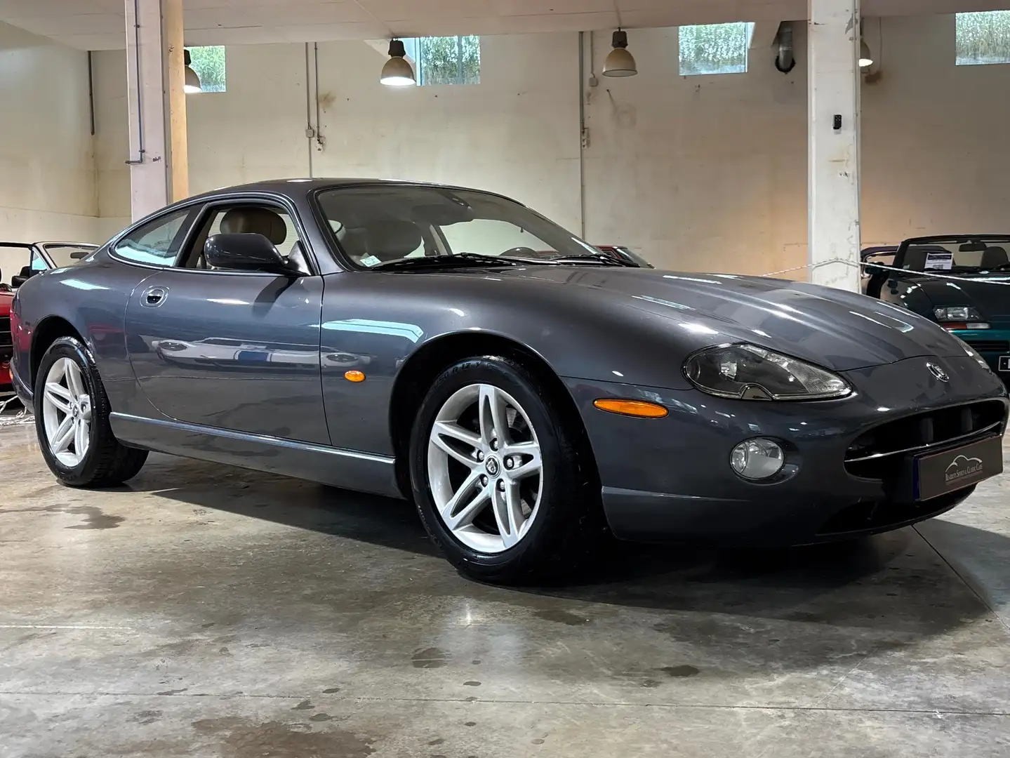 Jaguar XK8 XK8 4.2i V8 Grau - 2