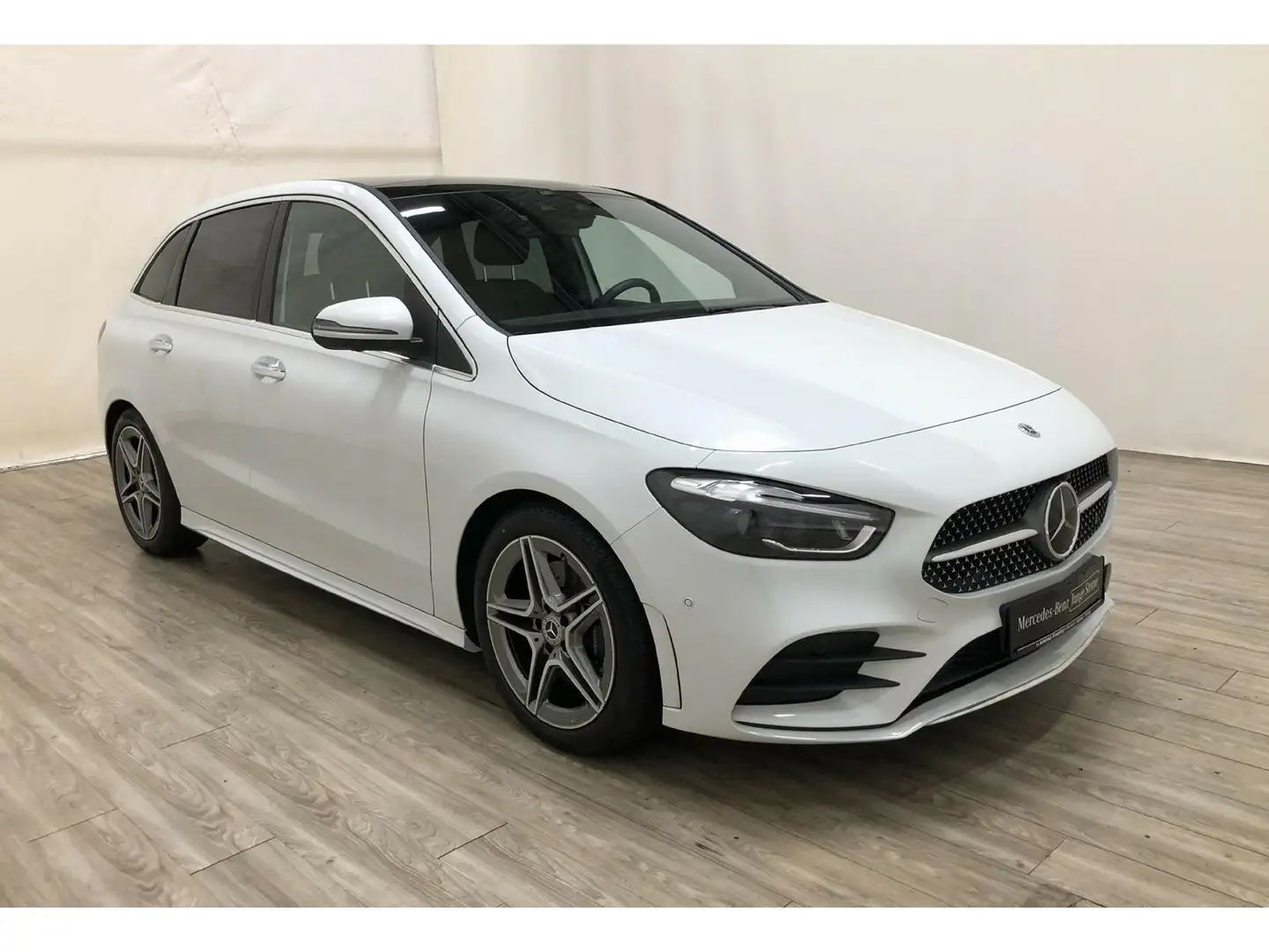 Mercedes-Benz B 220 d AMG *Pano*AHK*Distr*HUD*MULTIBEAM*Memory Bílá - 2