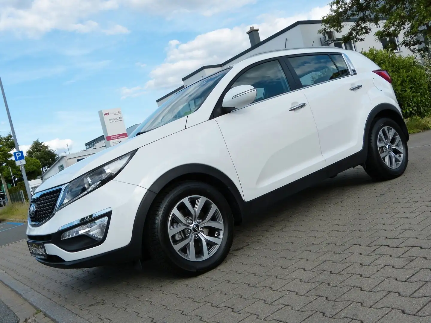 Kia Sportage Spirit 2WD Autom. *Navi*Pano*AHK*CAM* Blanc - 1
