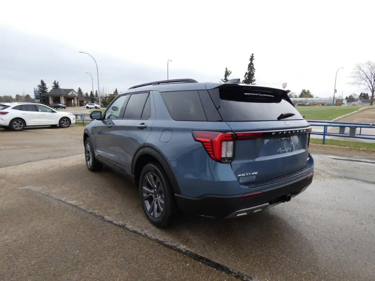 Ford Explorer снимка Ford Explorer