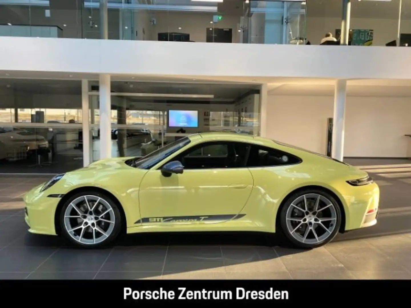 Porsche 992 -2 (911) Carrera T*Schiebedach*Lift*HDMatrix Jaune - 2