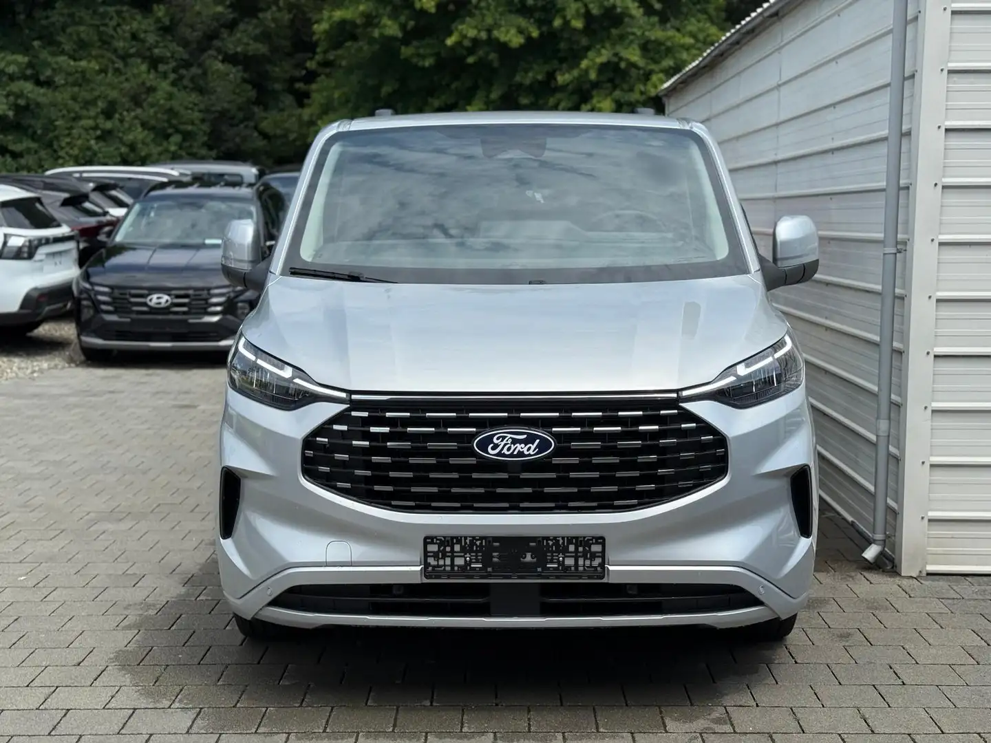 Ford Tourneo Custom Titanium 320 L2 2.0 EcoBlue A8 *Standhzg.*ACC*K... Zilver - 2