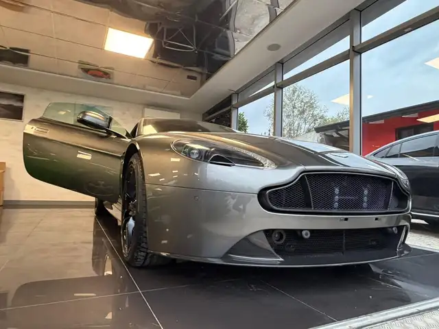Aston Martin Vantage Vantage Coupe 4.7 Amr limited edition 1 of 200