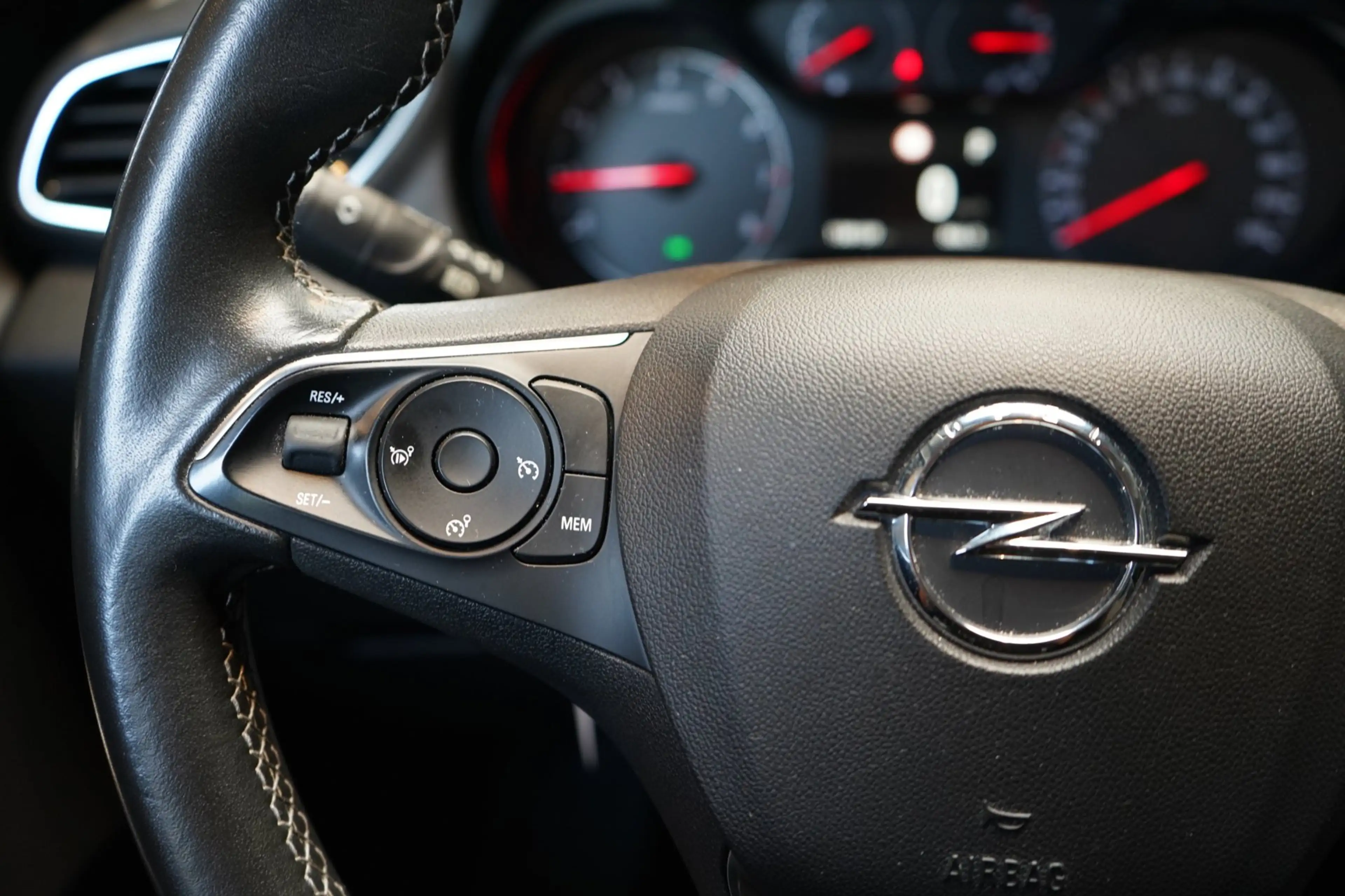 Opel Grandland X 1.2 Turbo Business Edition | AUT | CRUISE | TREKHA — photo 24