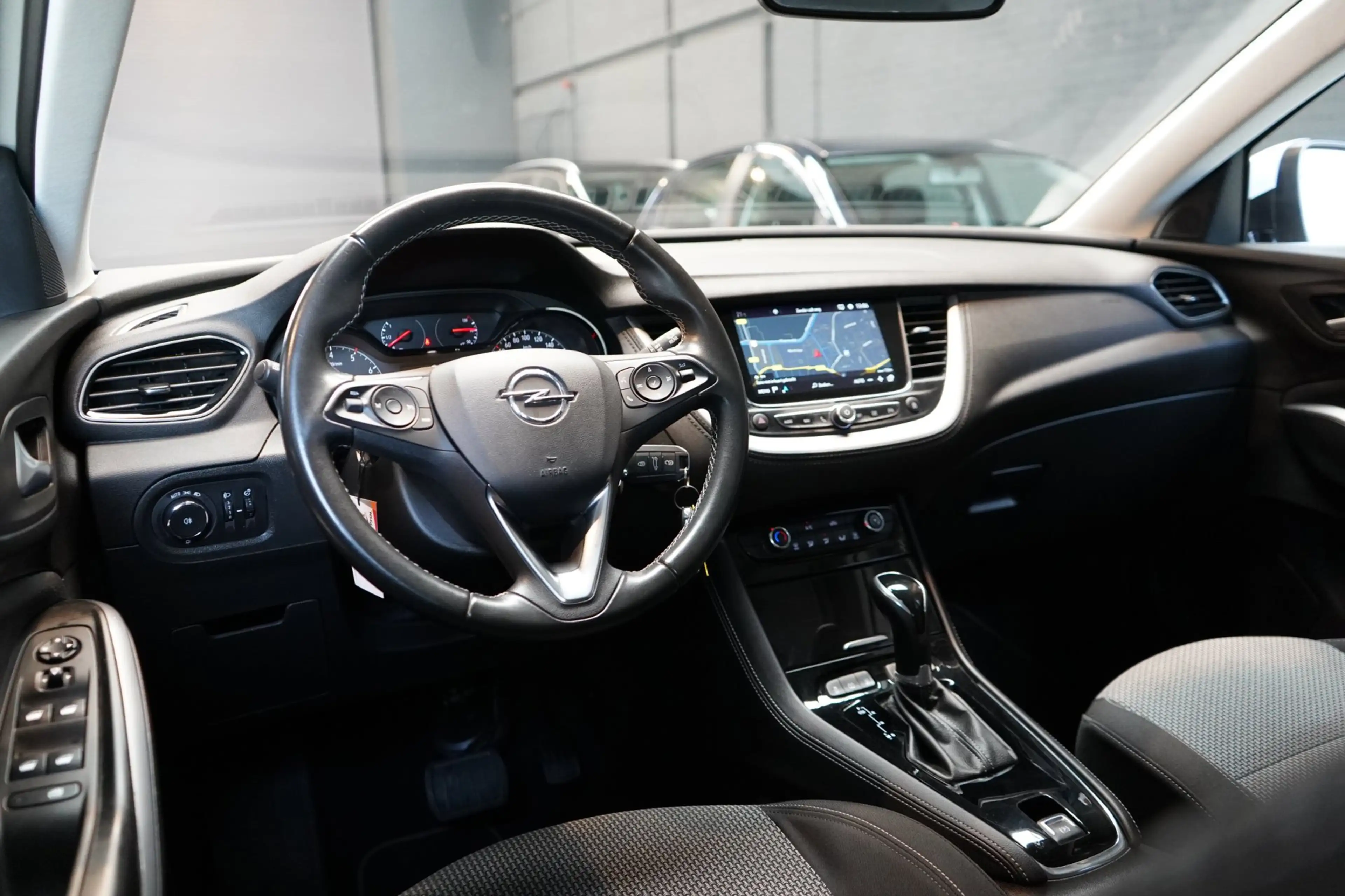 Opel Grandland X 1.2 Turbo Business Edition | AUT | CRUISE | TREKHA — photo 17