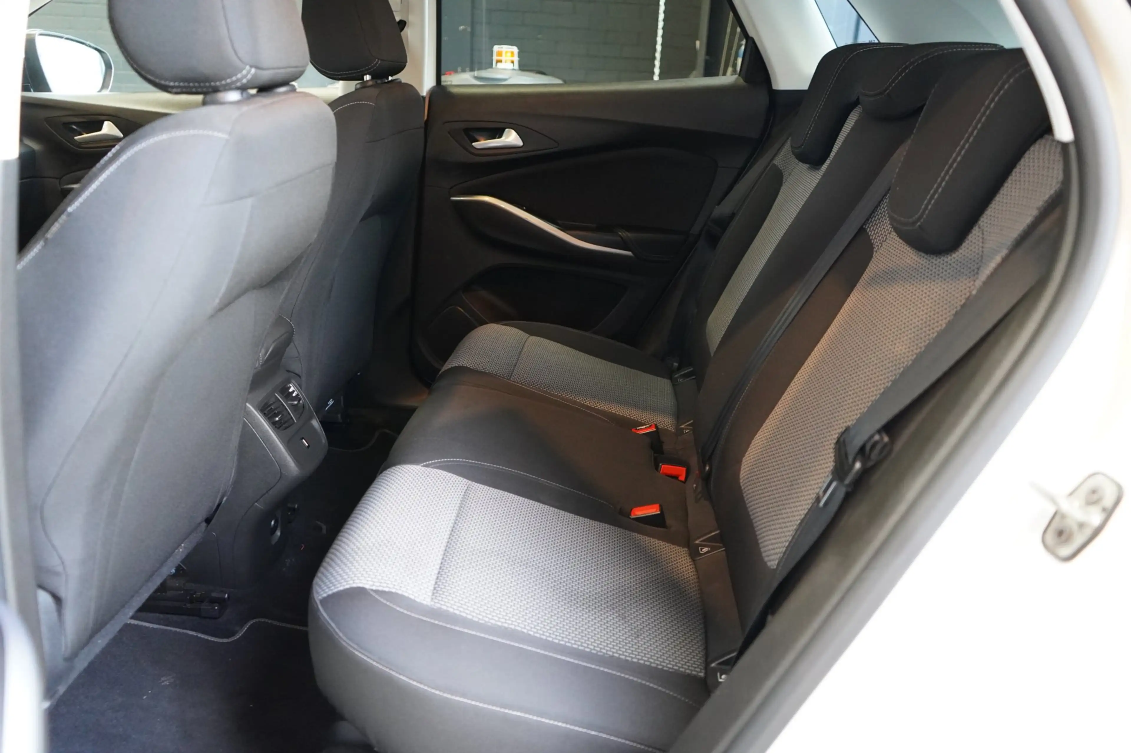 Opel Grandland X 1.2 Turbo Business Edition | AUT | CRUISE | TREKHA — photo 19