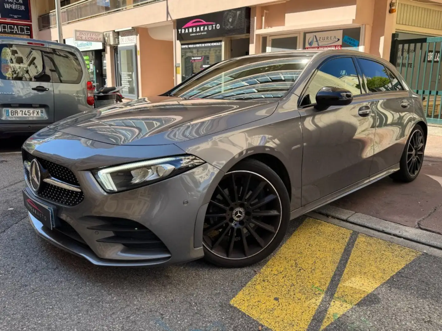 Mercedes-Benz A 150 200d 2.0L 150 CV 8G-DCT AMG Line Gris - 1