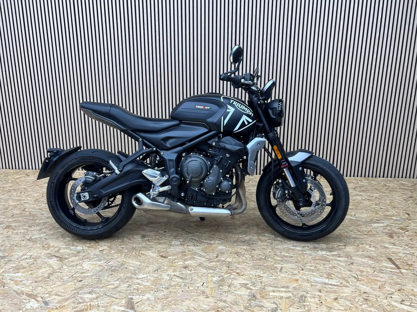 Triumph Trident 660 Noir - 1