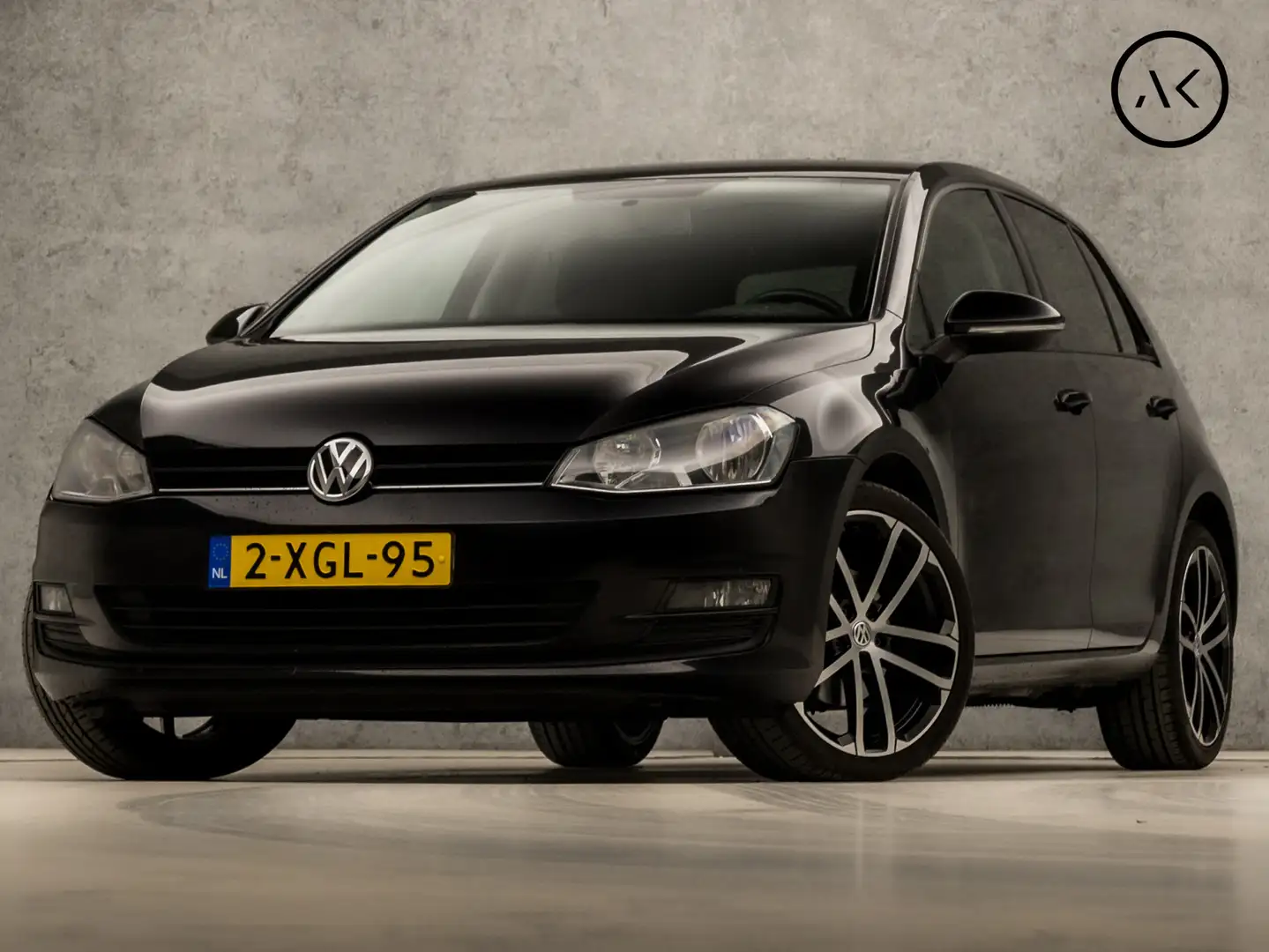 Volkswagen Golf 1.6 TDI Sport Automaat (SCHERM, LOGISCH NAP, LM VE Zwart - 1