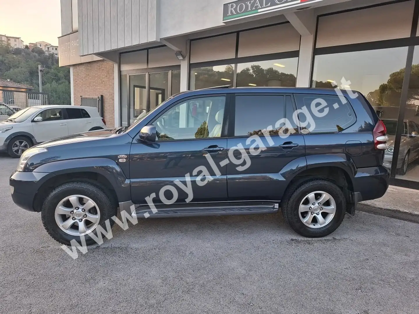 Toyota Land Cruiser Wagon 3.0 D-4D Aut. (8 POSTI) 100% RICONDIZIONATO Blauw - 2