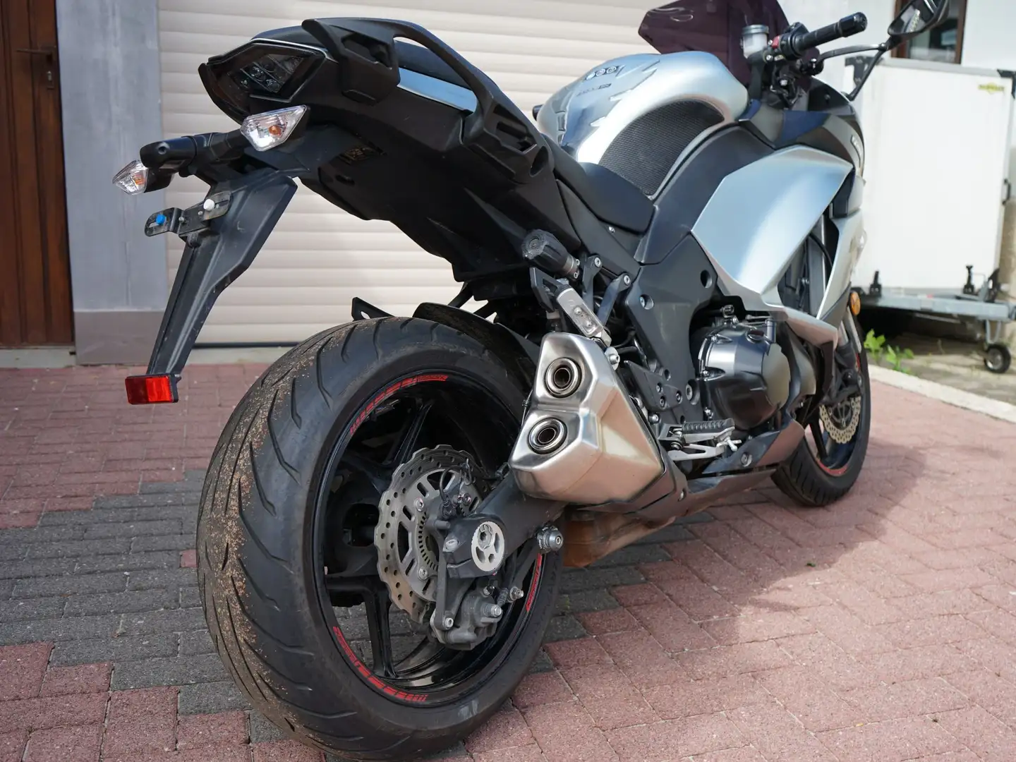 Kawasaki Ninja 1000SX Z1000SX Langstreckenfahrzeug TÜV NEU 3/2027 Argintiu - 2