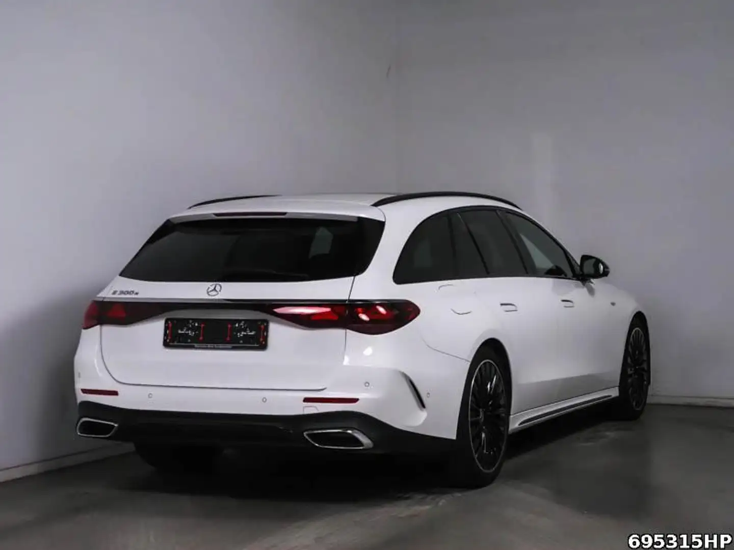 Mercedes-Benz E 300 e T AMG  Night Pano 360°AHK DIGITAL LIGHT Weiß - 2