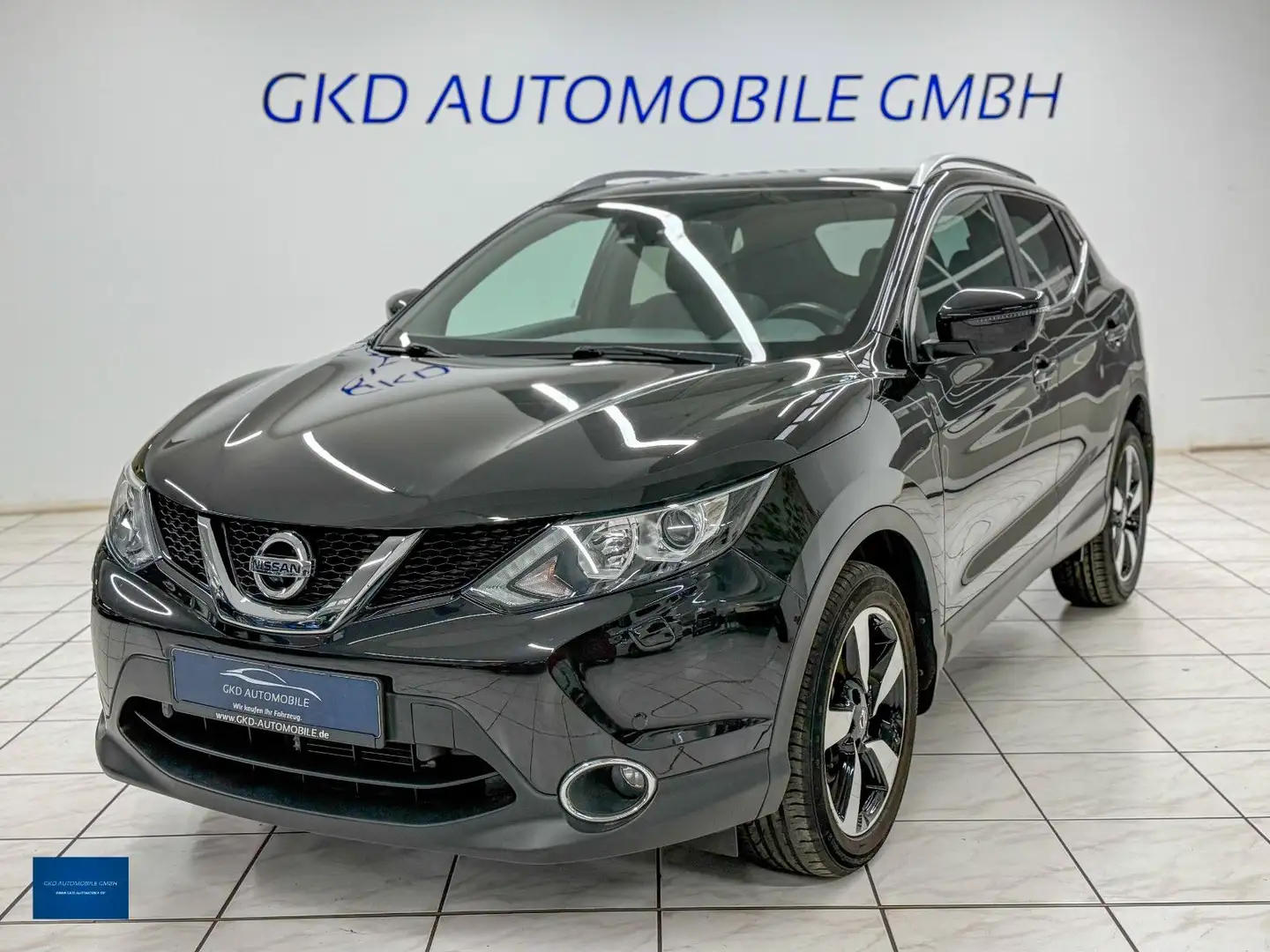 Nissan Qashqai N-Connecta*LED*Navi*Kamera*Panorama* Schwarz - 1