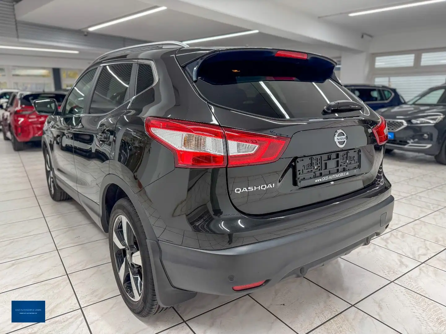 Nissan Qashqai N-Connecta*LED*Navi*Kamera*Panorama* Schwarz - 2