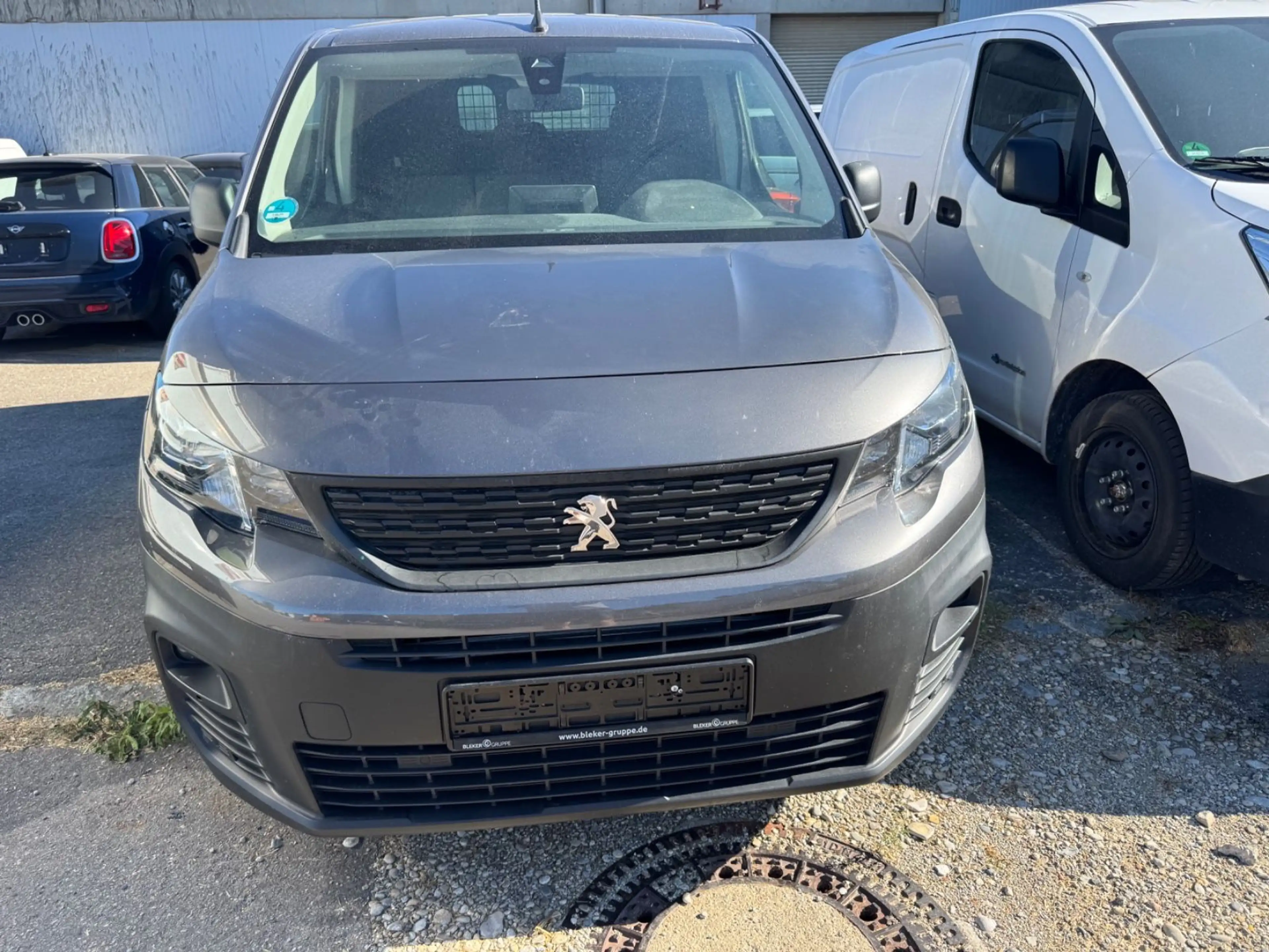 Peugeot Partner Premium L1 Klima SHZ PDC