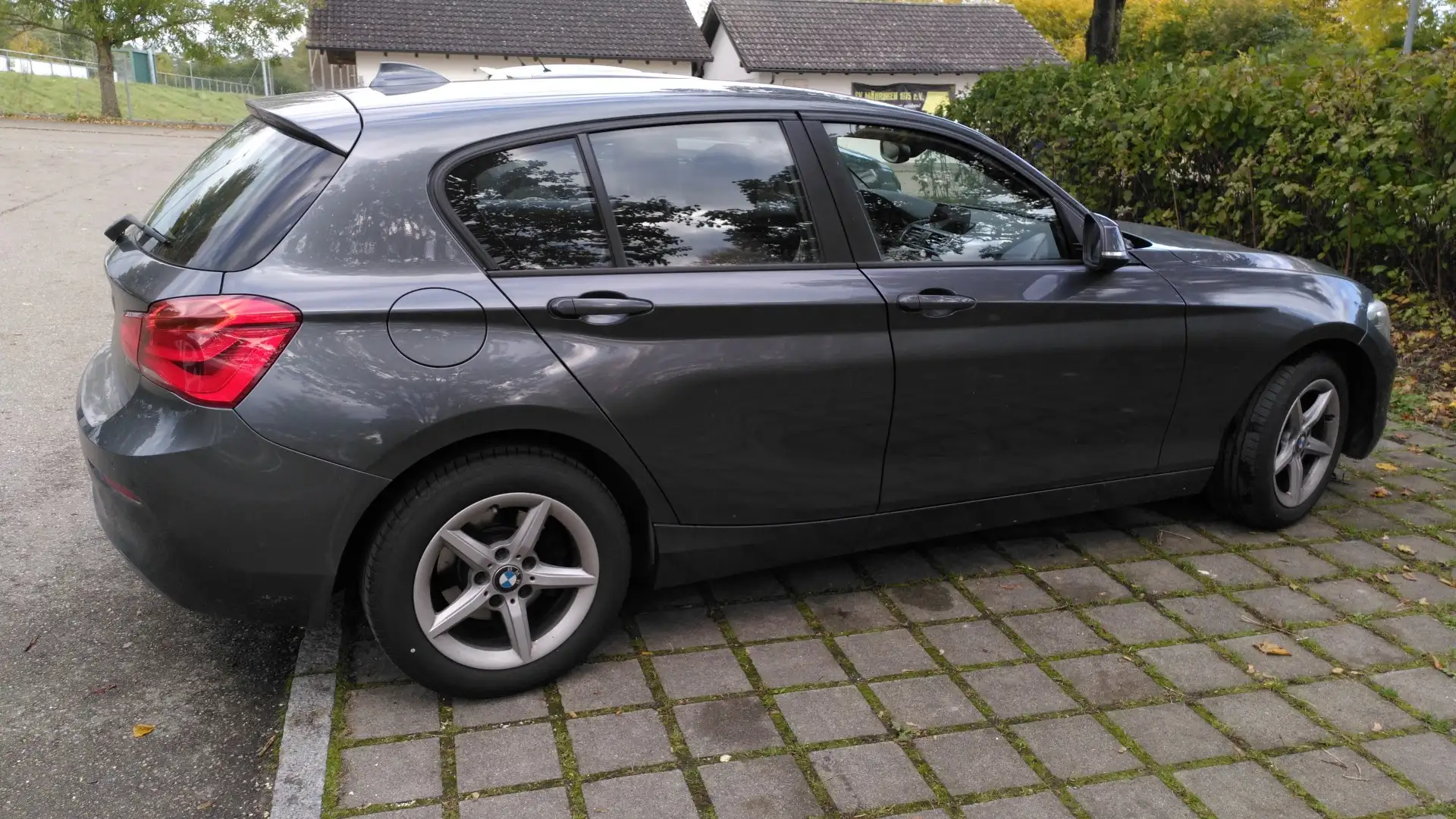 BMW 116 116 d Advantage Grey - 1