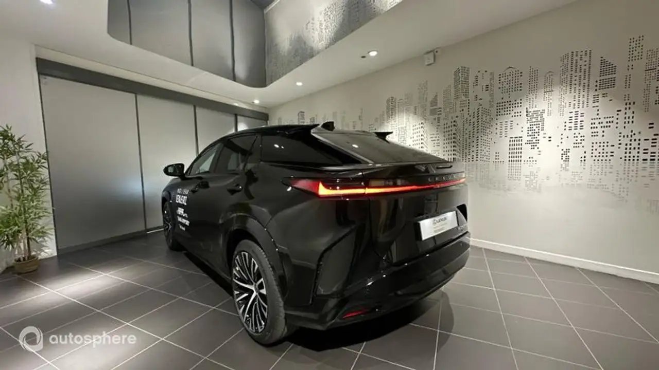Lexus RZ 2026 — фото 7