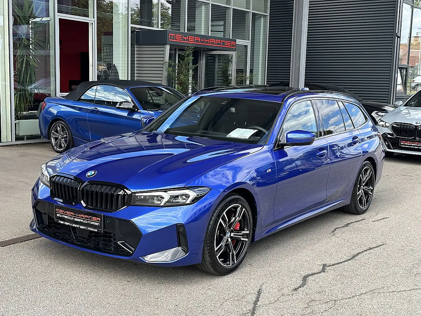BMW 330 i xDrive Touring M-Paket PRO Aut. Blau - 1