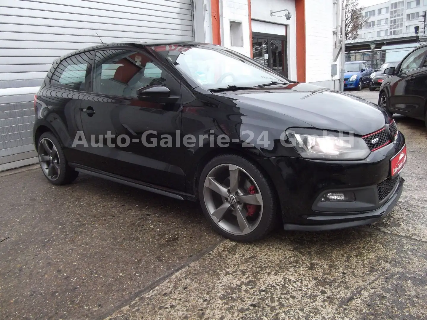 Volkswagen Polo V GTI Autom, Navi, Panorama Schwarz - 2