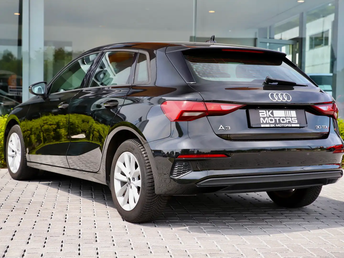 Audi A3 Sportback 30TDI S tronic /VIRTUAL/CARPLAY/CRUISE Zwart - 2