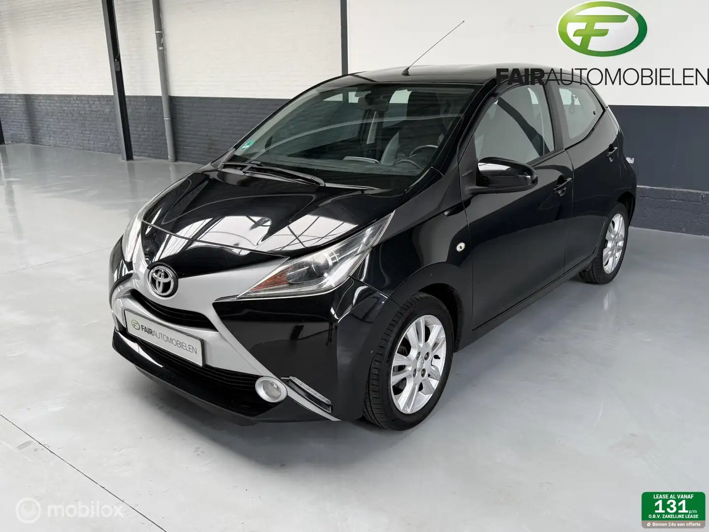 Toyota Aygo 1.0 VVT-i x-wave Zwart - 1