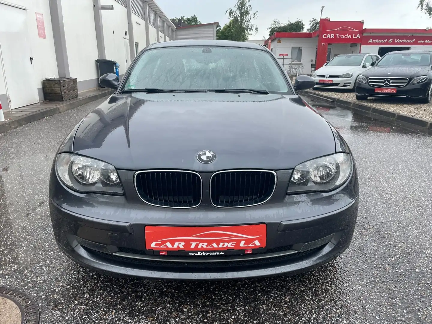 BMW 116 i Limousine *ALU/KLIMAAUTOMATIK* Grau - 2