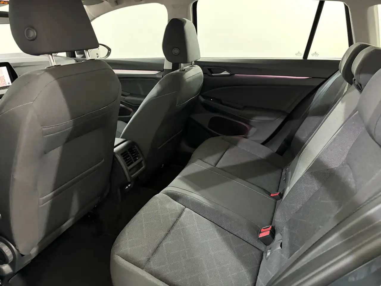 Volkswagen Golf Variant 2.0 TDI SCR Life DSG *LED*PDC*NAVI* 10