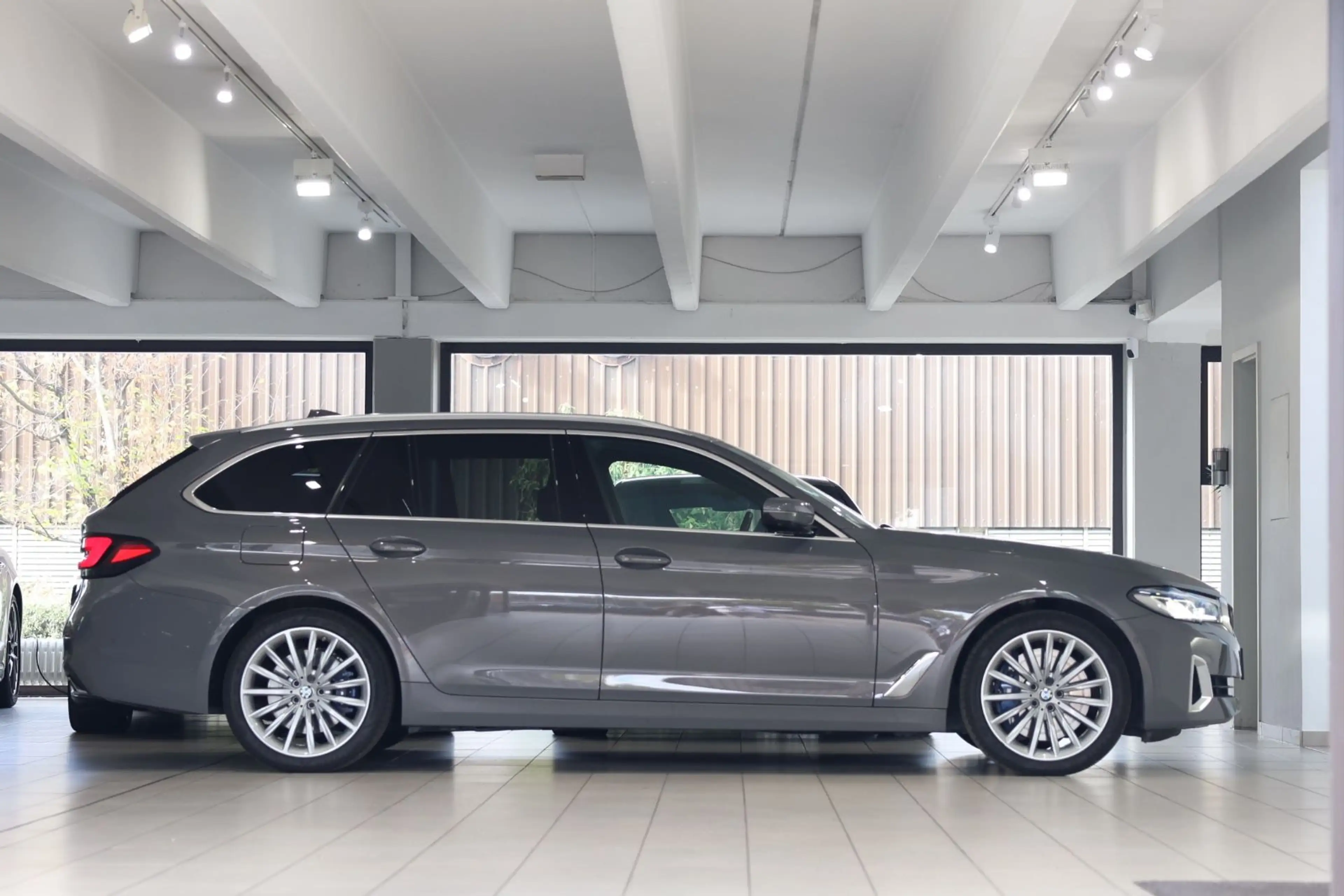 BMW 540 d Touring xDrive LuxuryLine HUD*H&K*Pano*AHK — photo 3
