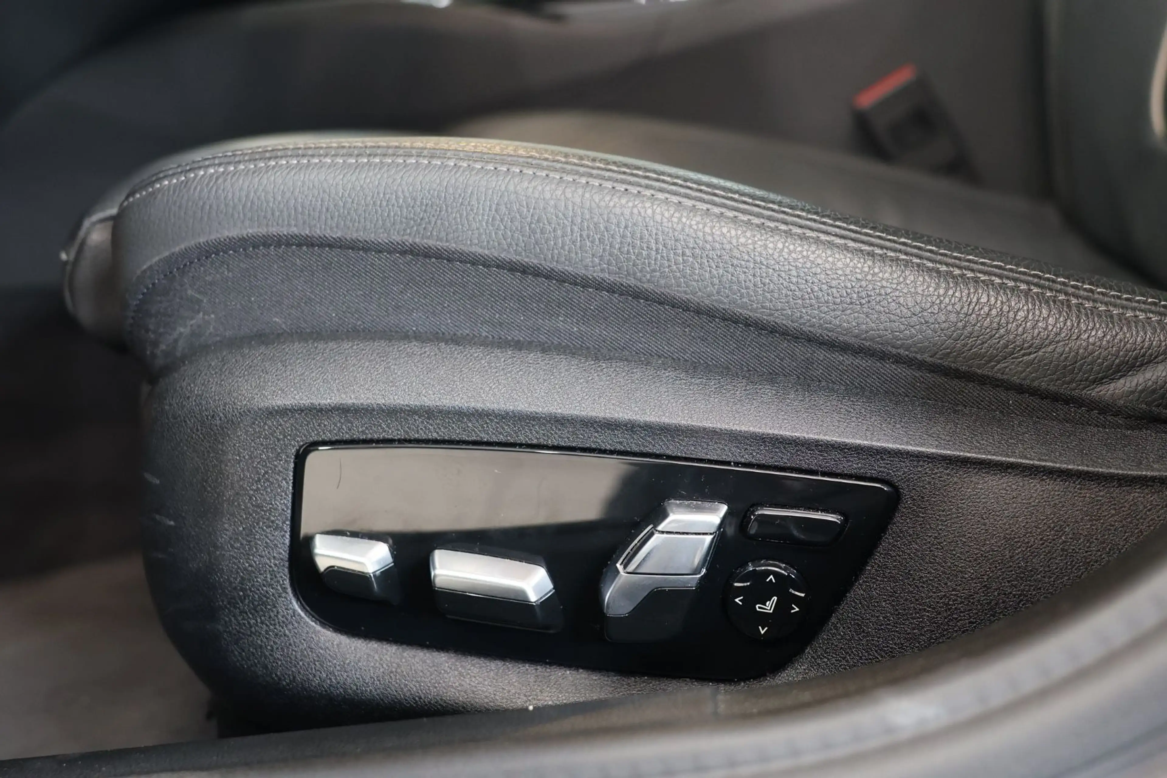 BMW 540 d Touring xDrive LuxuryLine HUD*H&K*Pano*AHK — photo 10