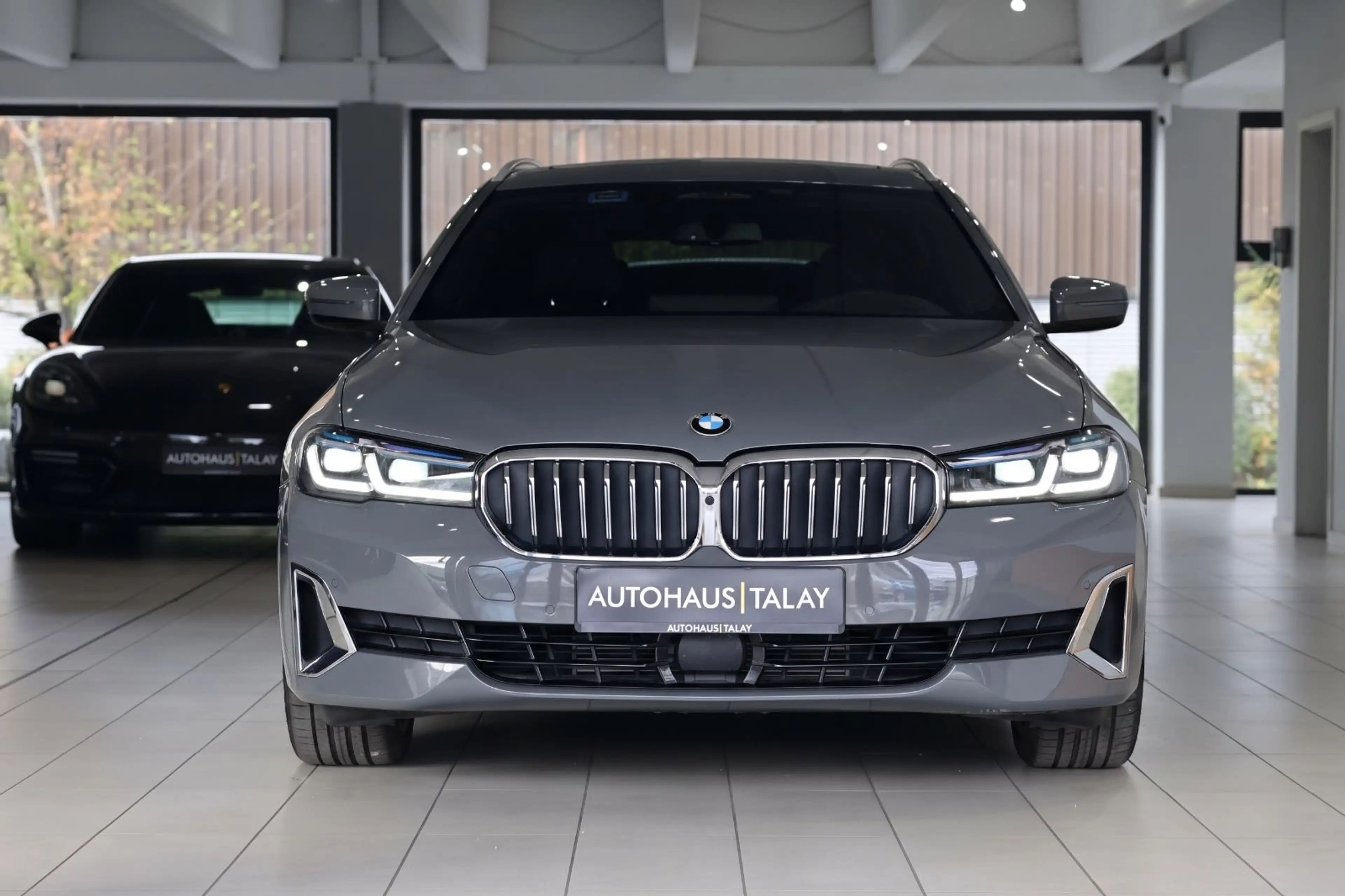BMW 540 d Touring xDrive LuxuryLine HUD*H&K*Pano*AHK — photo 2