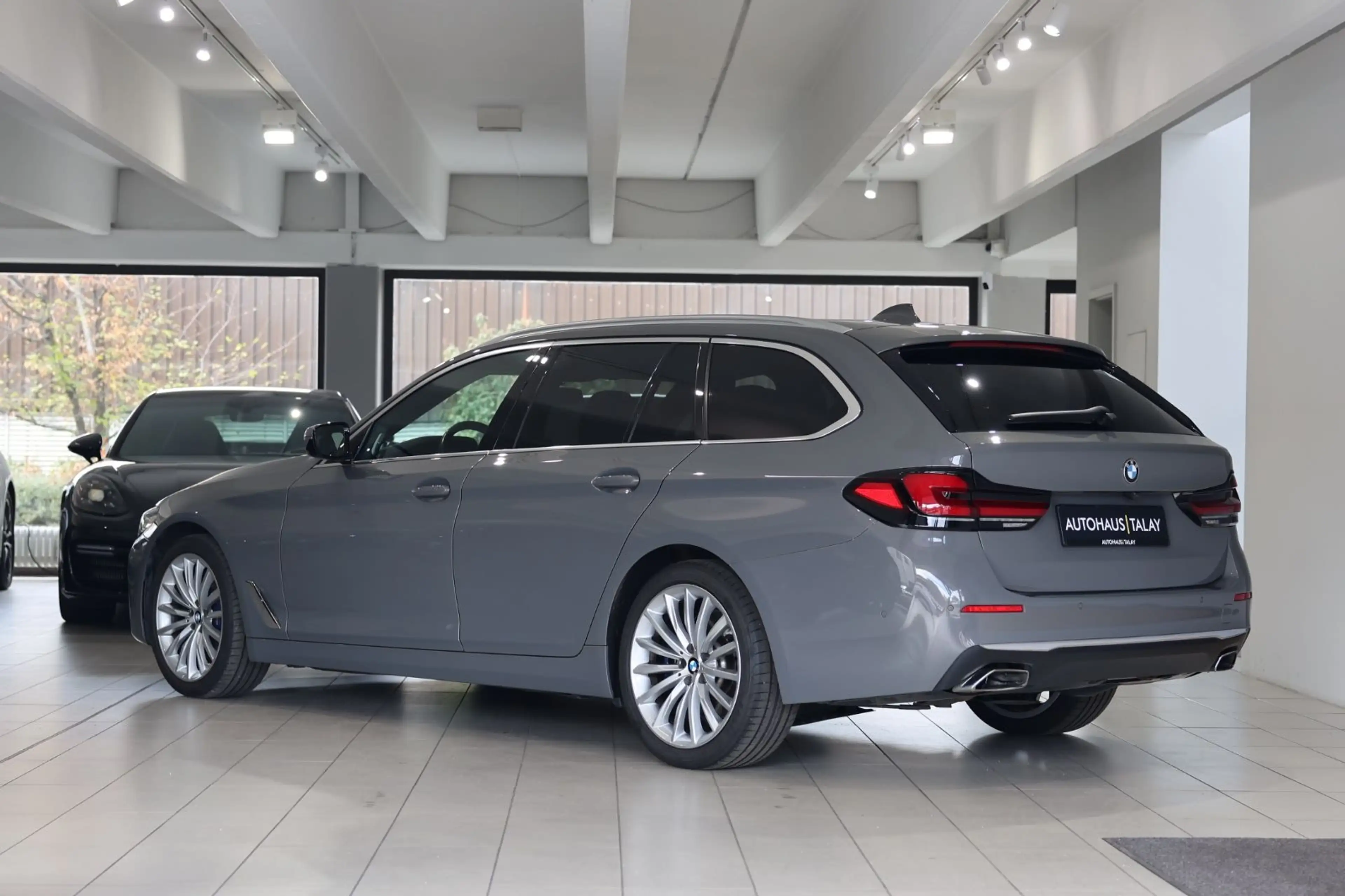 BMW 540 d Touring xDrive LuxuryLine HUD*H&K*Pano*AHK — photo 5