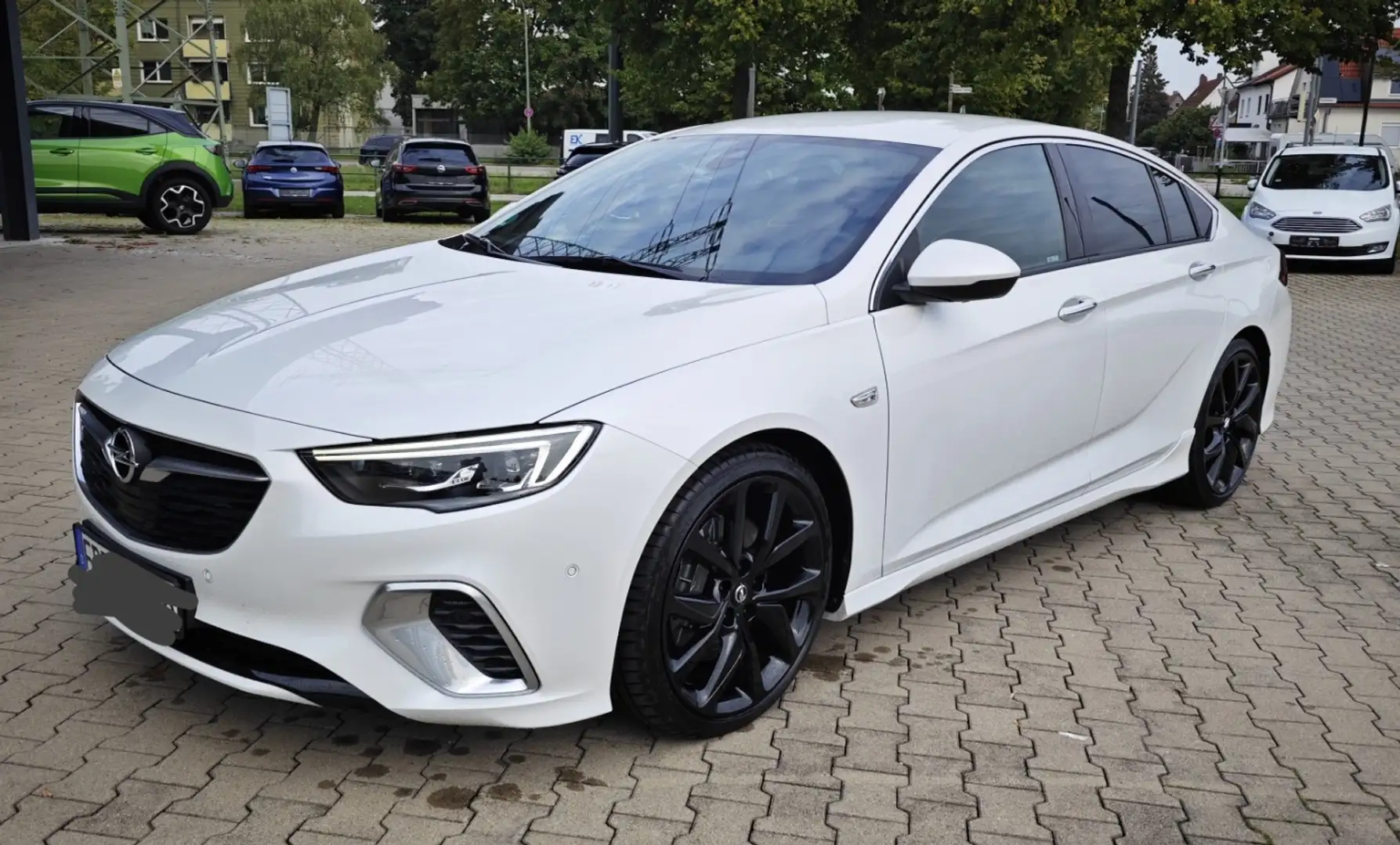 Opel Insignia GSi 2.0Turbo 4x4 AHK Winterräder Allrad Wit - 2