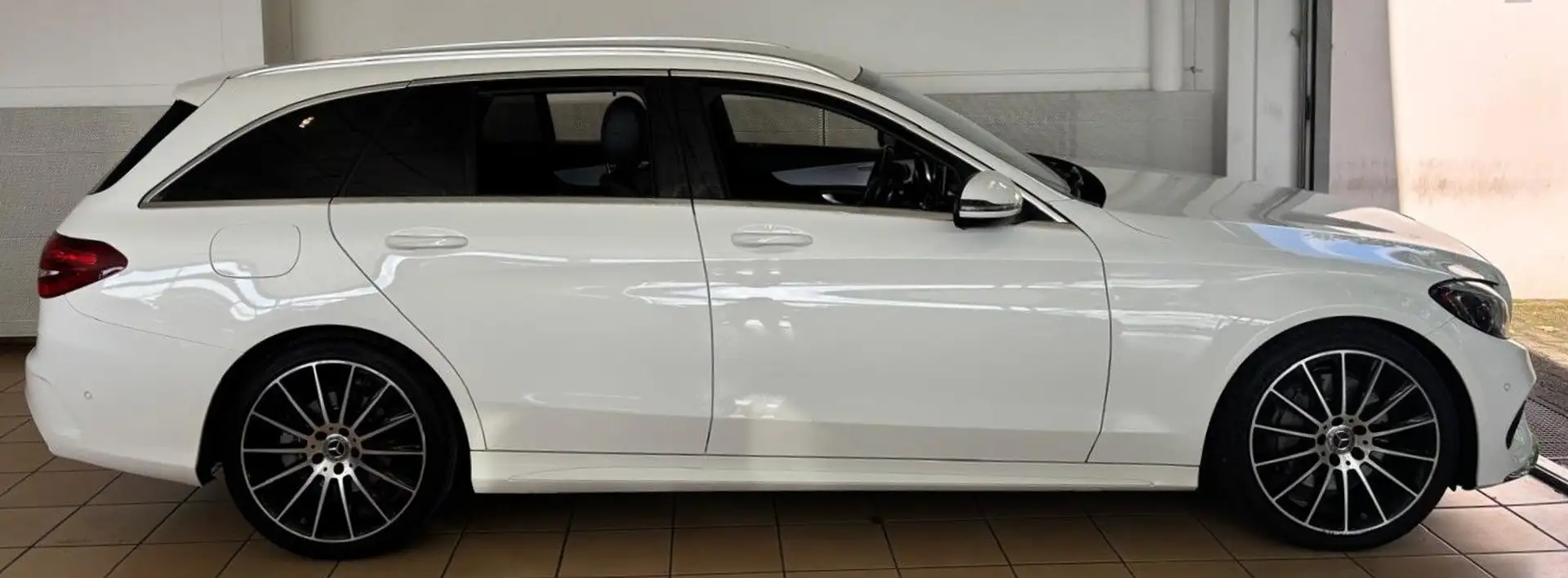 Mercedes-Benz C 250 d AMG-Line LED Leder Kamera Key-Go SHZ Navi Blanc - 2