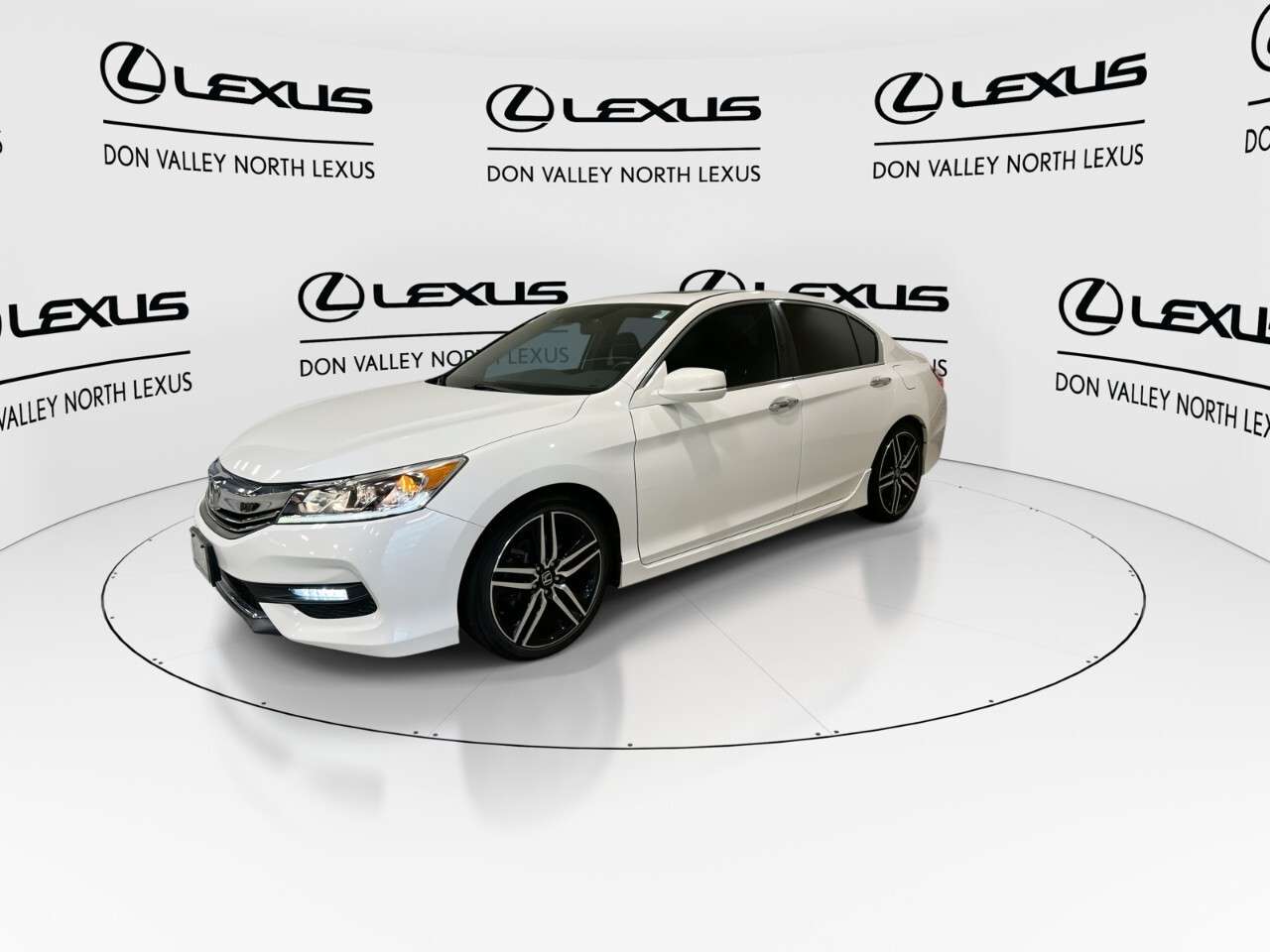 2017 Honda Accord Sport Trim w/Honda Sensing-Heated Mixed Leather Fa — снимка 1