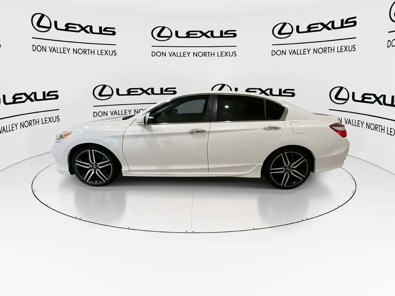 2017 Honda Accord Sport Trim w/Honda Sensing-Heated Mixed Leather Fa — снимка 1