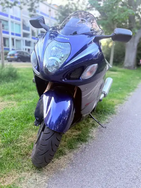 Suzuki GSX 1300 - foto 8