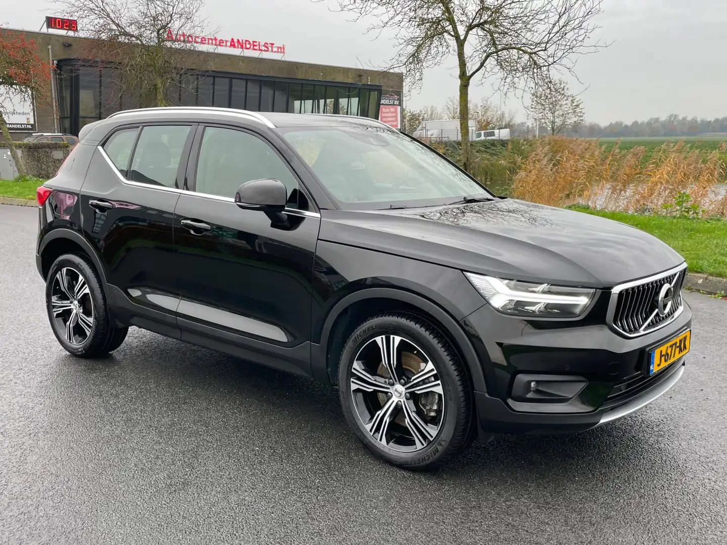 Volvo XC40 1.5 T5 Recharge Inscription, Aut, Acc, Stoel-/stuu Noir - 2