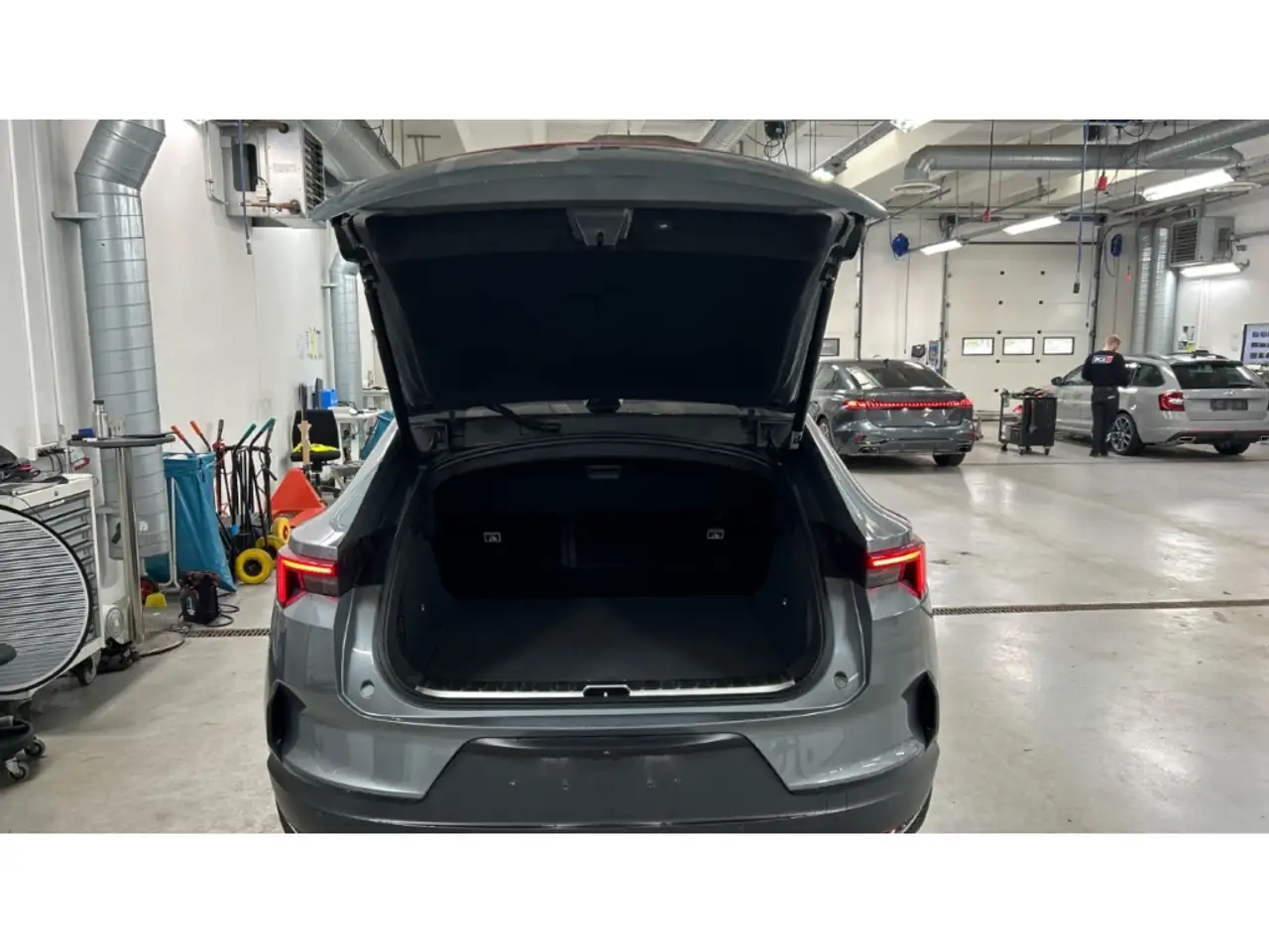 Polestar 4 100kWh Long Range Single 22KW Pixel Pilot 360-Grad, миниатюра 15