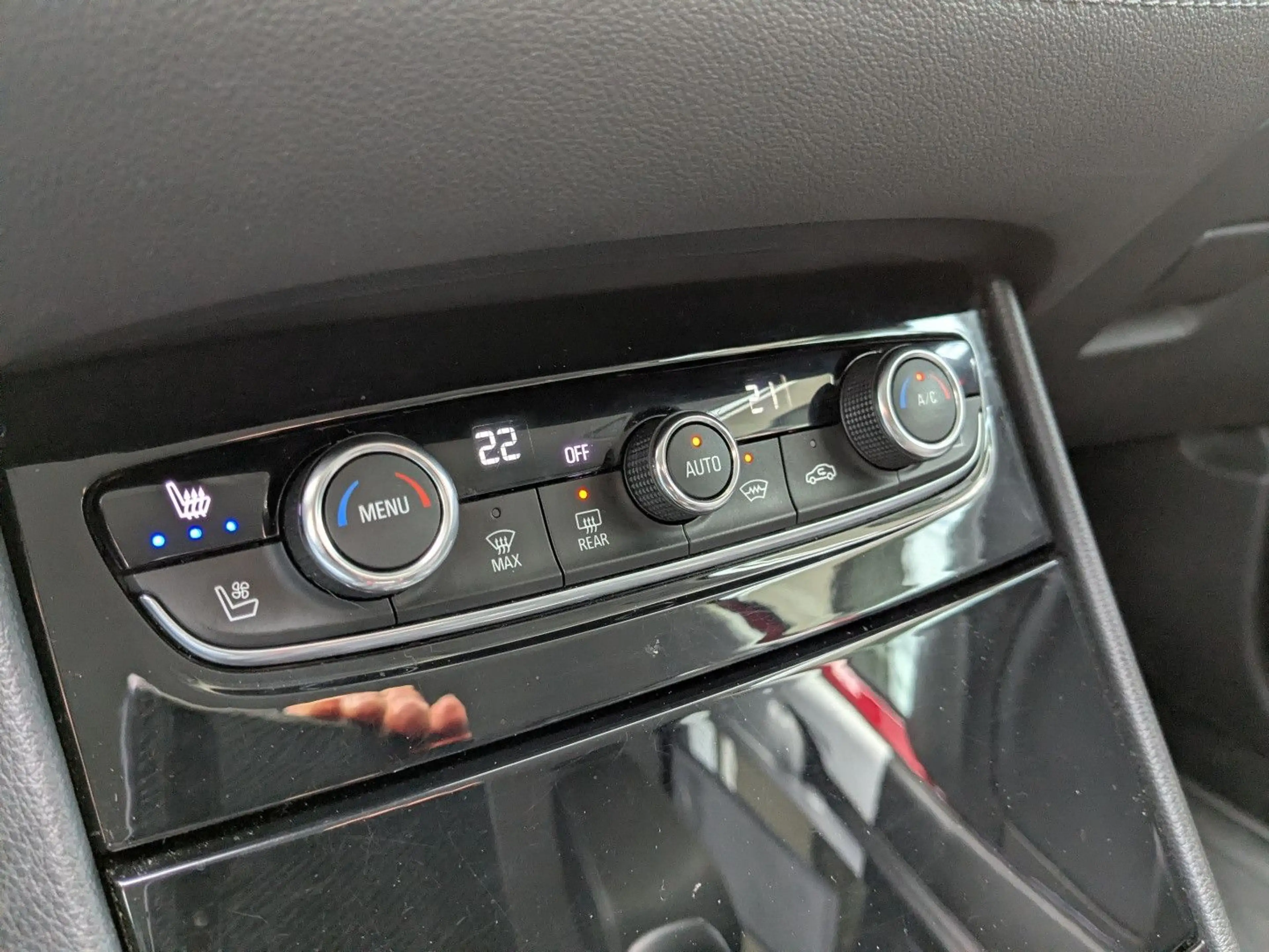 Opel Grandland X Grandland 2.0 Ultimate **Navi*Winterpaket*PDC** — photo 15