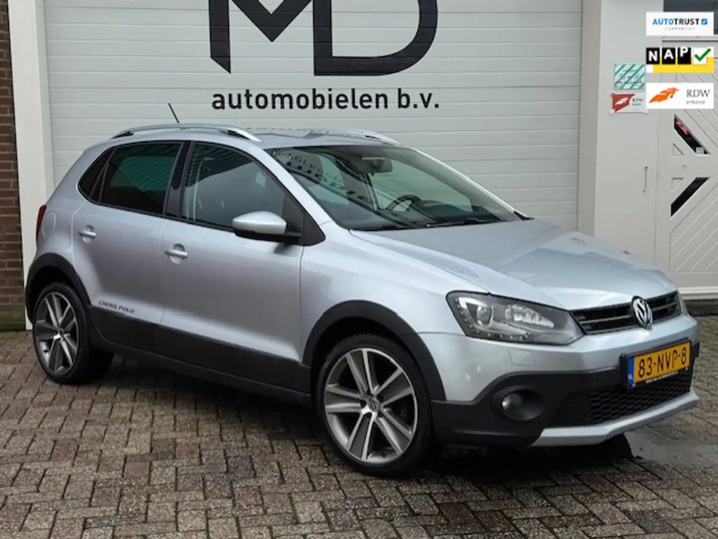 Volkswagen Polo Cross 1.2 TSI - LED - Climate - Cruise - NAP Gris - 1