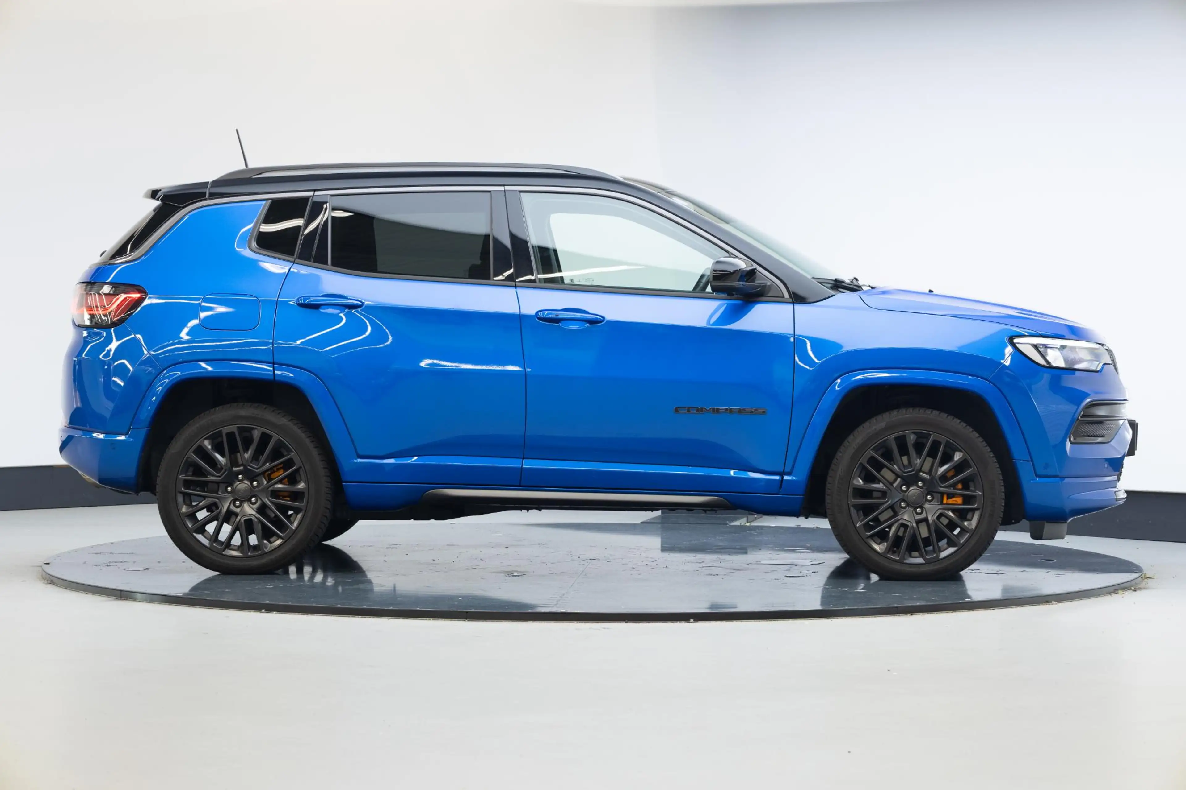 Jeep Compass 4xe 240 Plug-in Hybrid Electric S | Panorama-dak | — photo 35