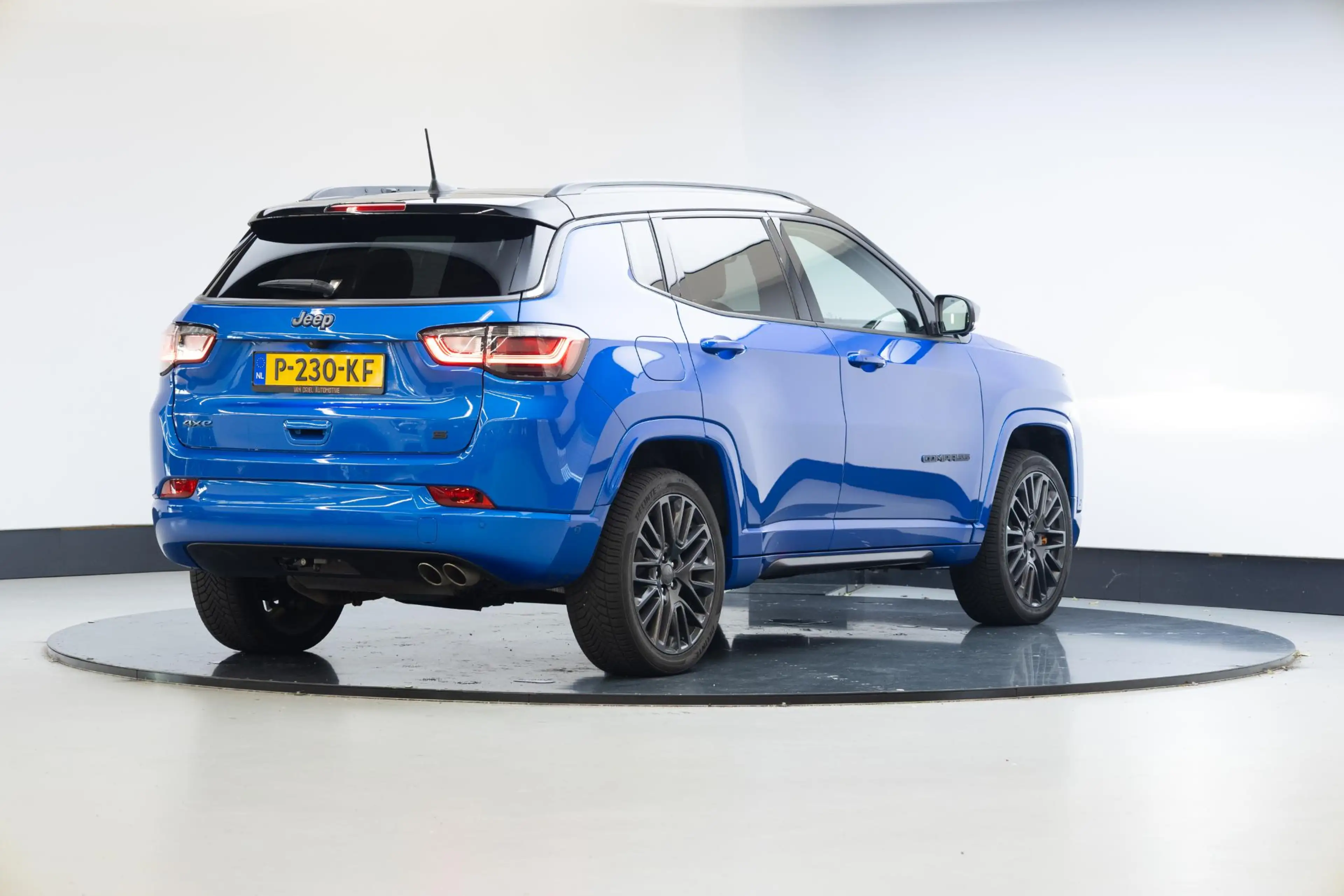 Jeep Compass 4xe 240 Plug-in Hybrid Electric S | Panorama-dak | — photo 34