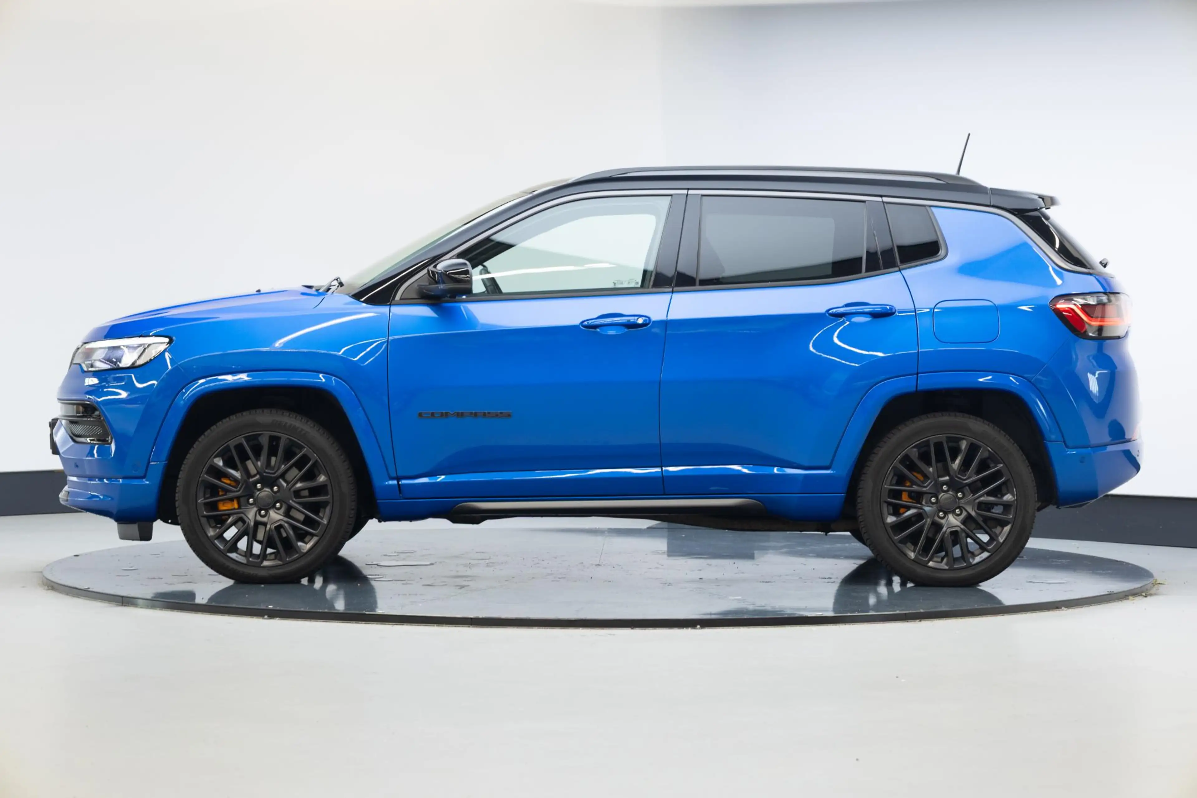 Jeep Compass 4xe 240 Plug-in Hybrid Electric S | Panorama-dak | — photo 32