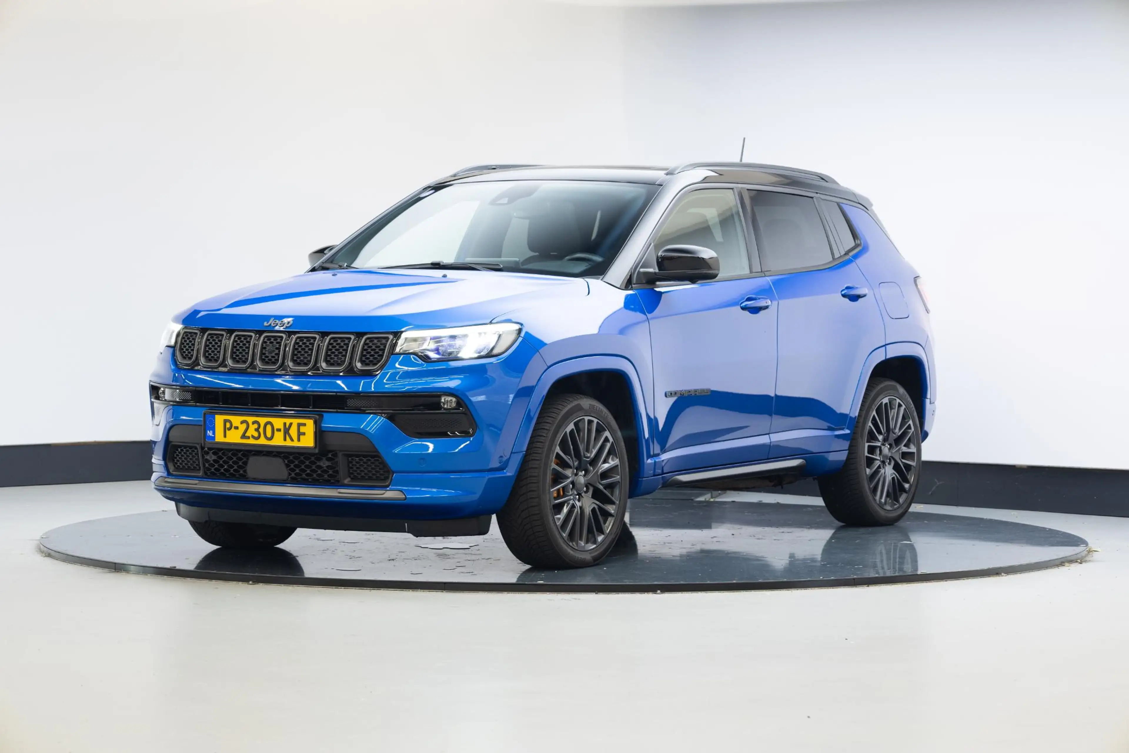 Jeep Compass 4xe 240 Plug-in Hybrid Electric S | Panorama-dak | — photo 31