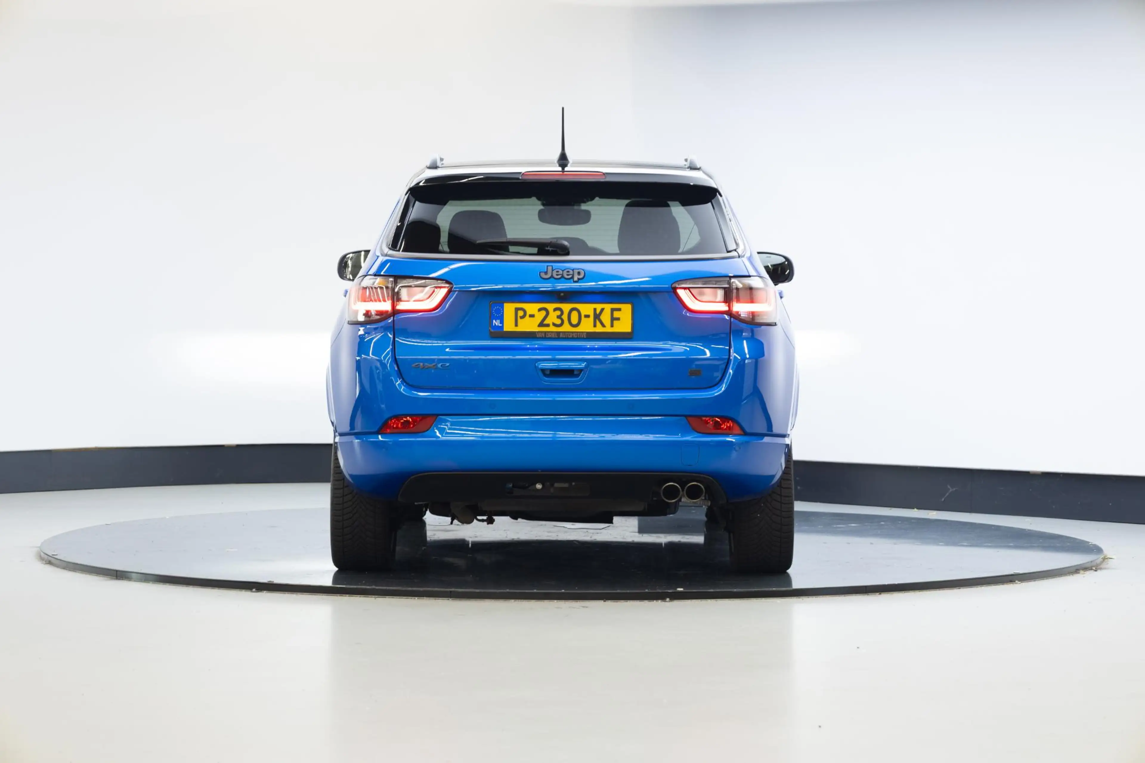 Jeep Compass 4xe 240 Plug-in Hybrid Electric S | Panorama-dak | — photo 33