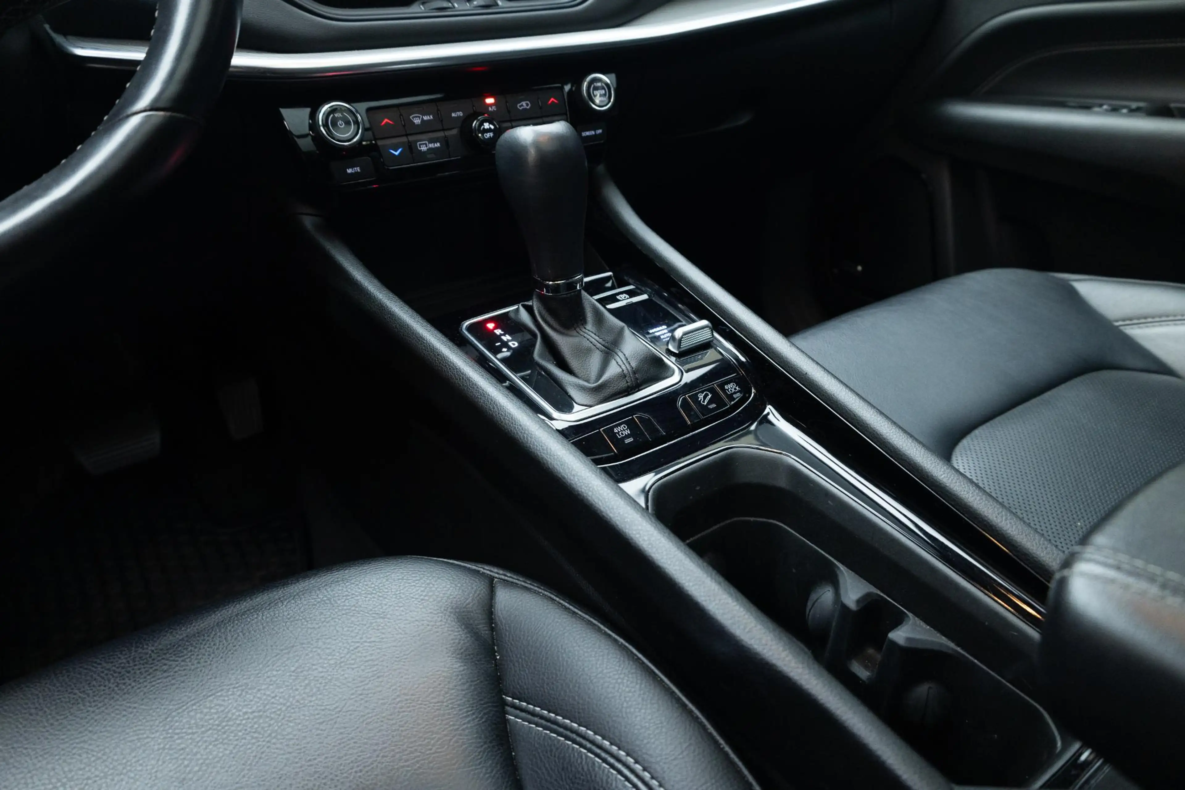 Jeep Compass 4xe 240 Plug-in Hybrid Electric S | Panorama-dak | — photo 10