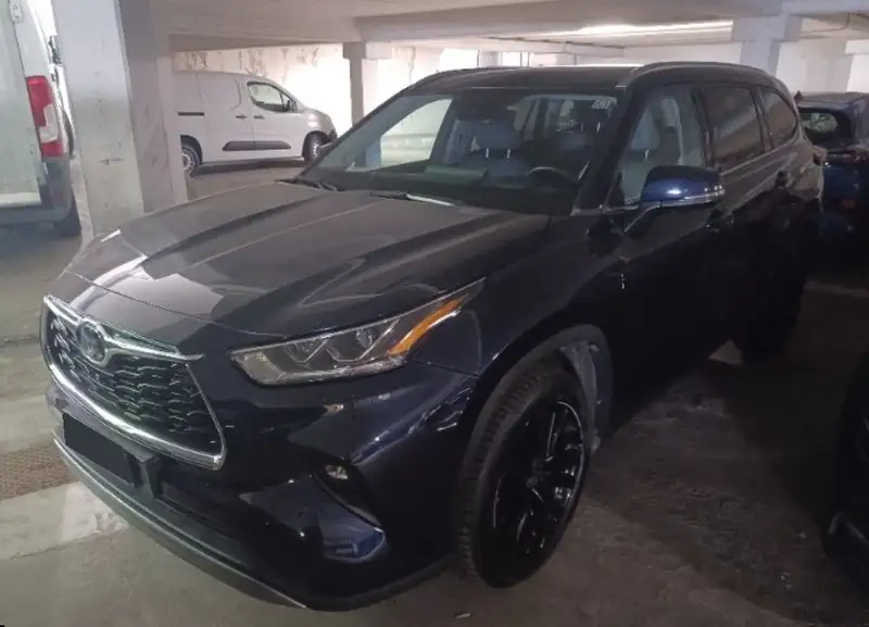 TOYOTA Highlander