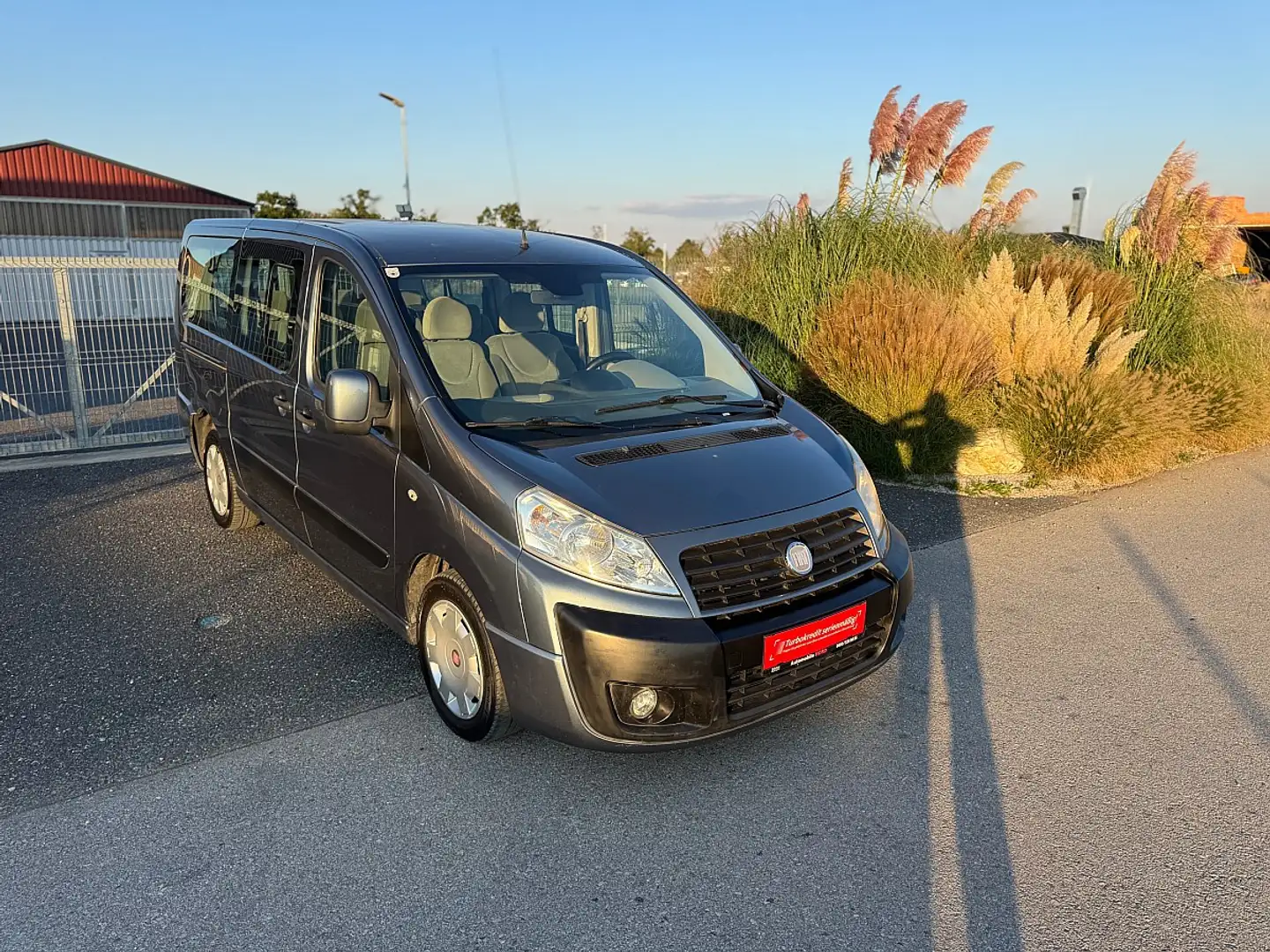 Fiat Scudo Panorama L2H1 2.0 - 9 - SITZE - LANGER Radstand... Grau - 2